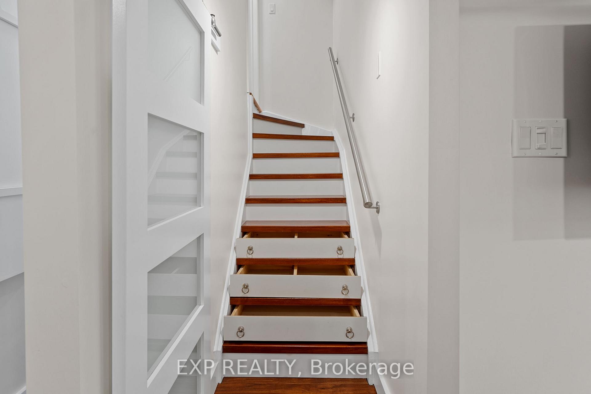 Photo 31 of 244 Denise Circle, Newmarket, Summerhill Estates — HOMEH