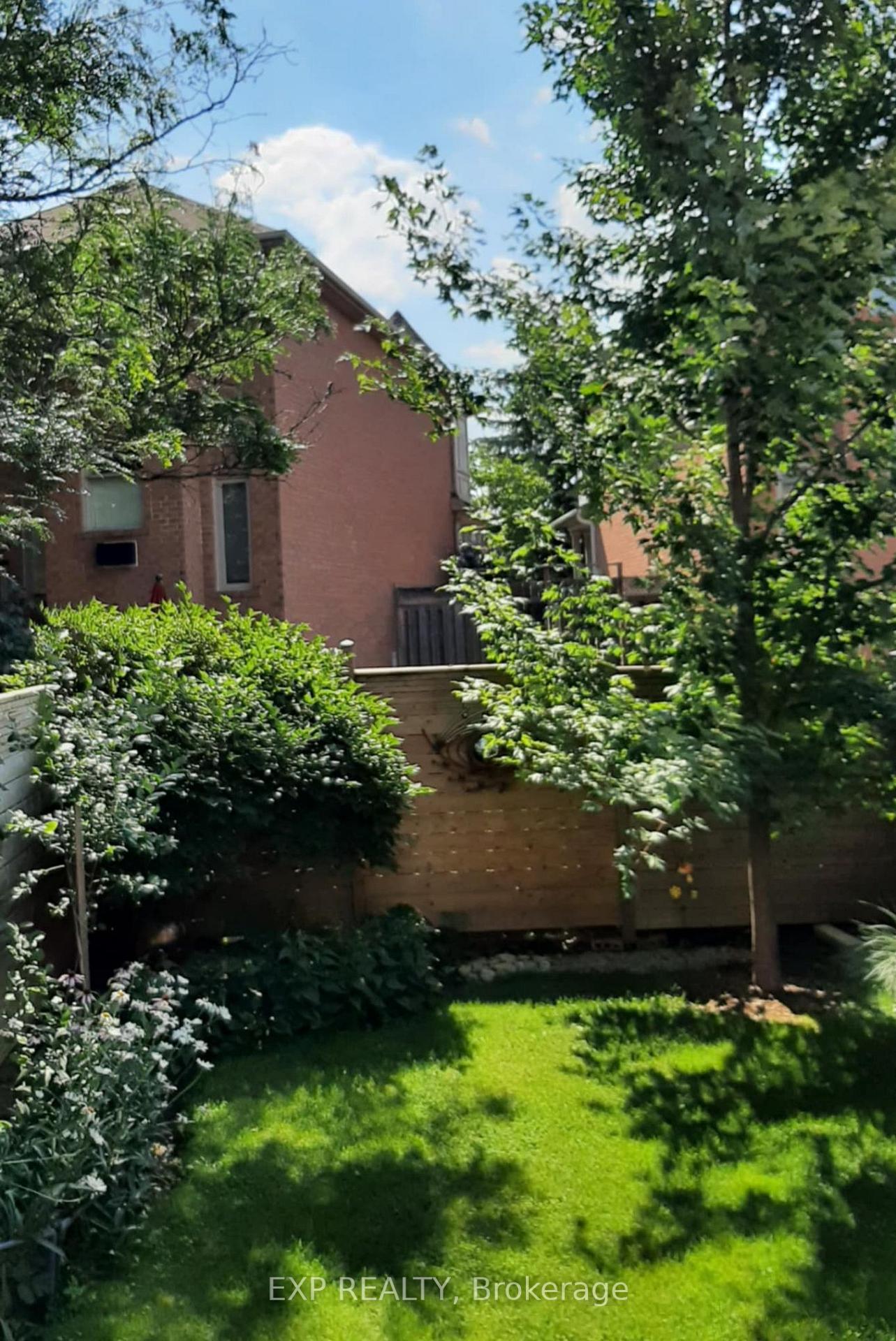 Photo 37 of 244 Denise Circle, Newmarket, Summerhill Estates — HOMEH