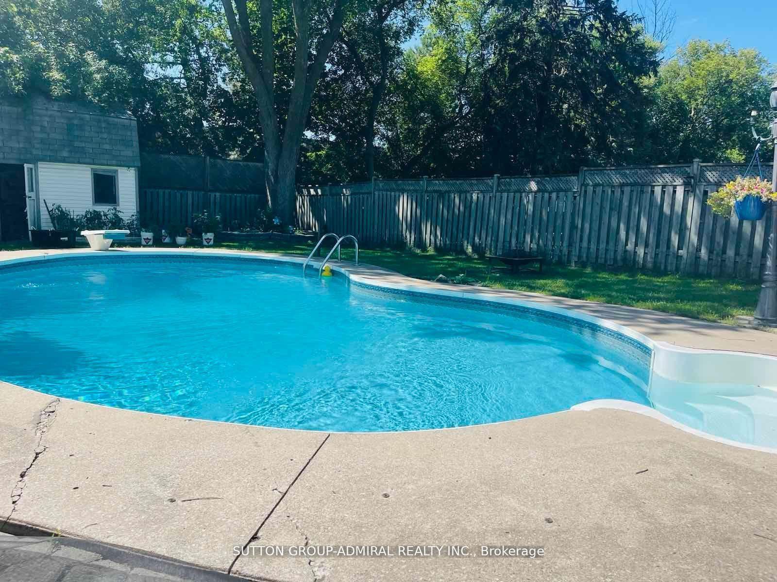 Photo 1 of 392 Terry Drive, Newmarket, Central Newmarket — HOMEH