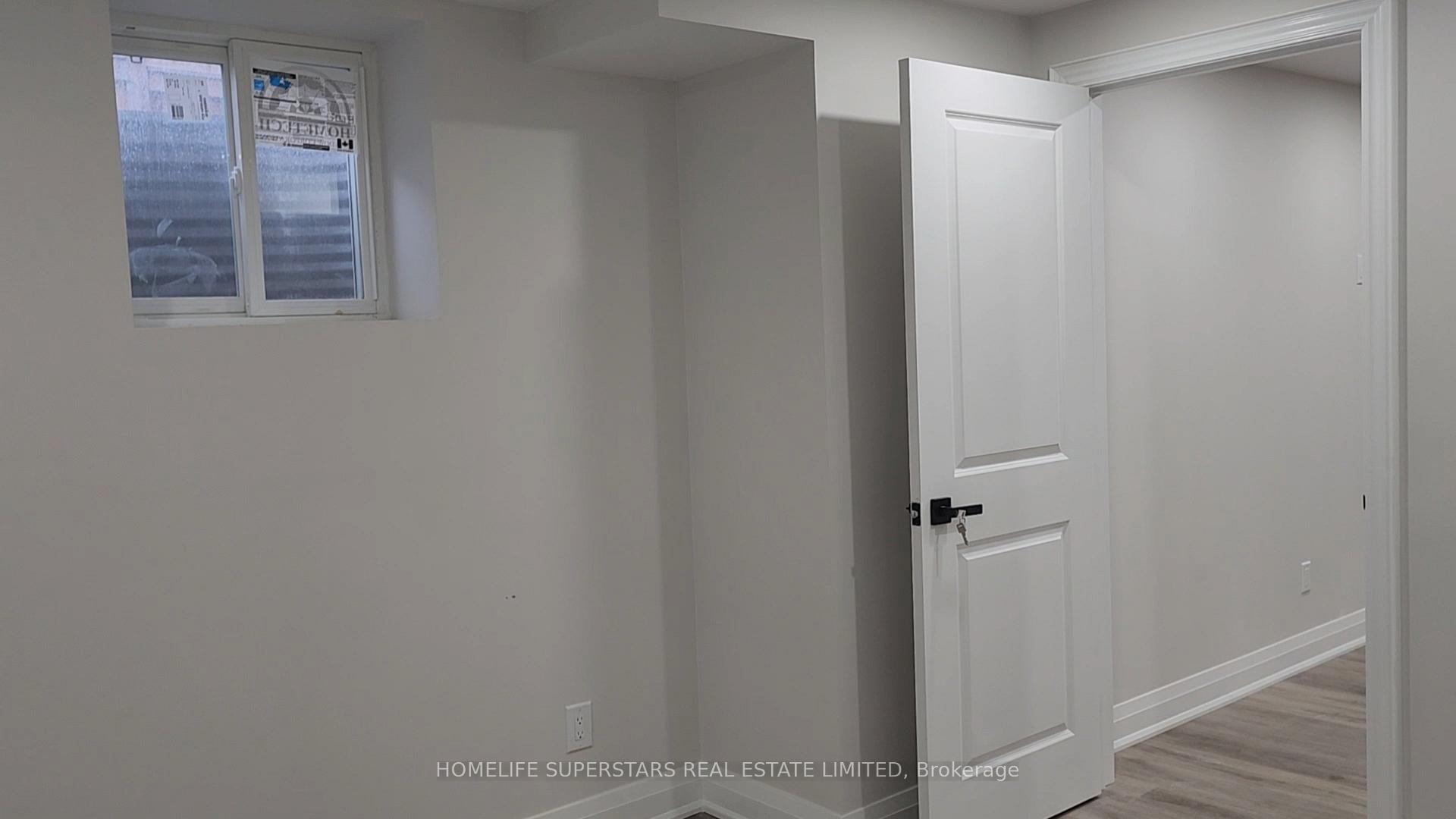 Photo 4 of Unit Bsmt, 272 Chilver Heights, Milton, Ford — HOMEH
