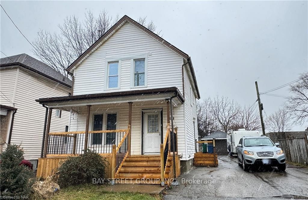 Front of 4849 Maple Street