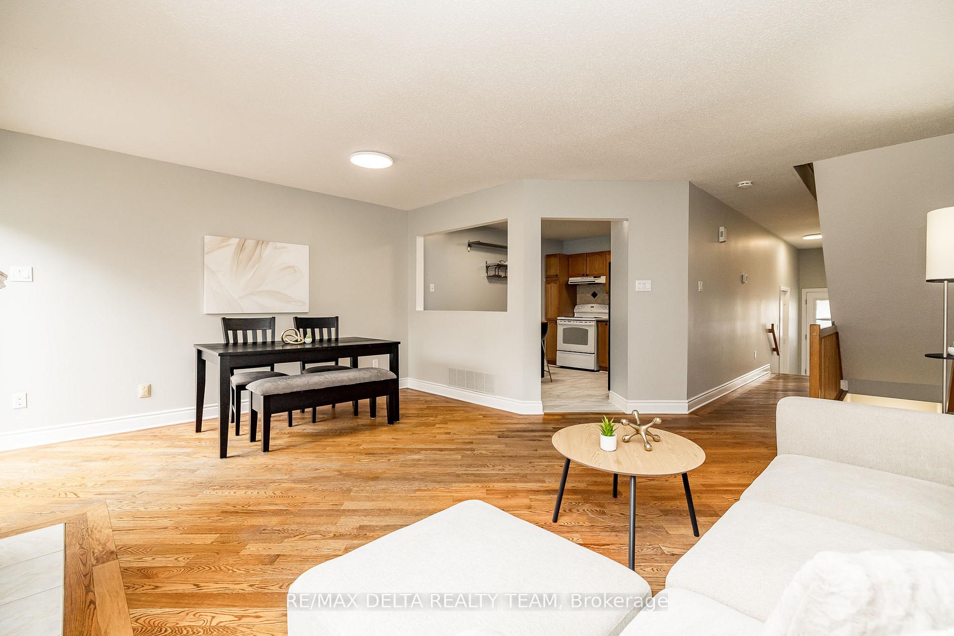 Photo 5 of 1540 Briarfield Crescent, Ottawa, Fallingbrook/Ridgemount — HOMEH