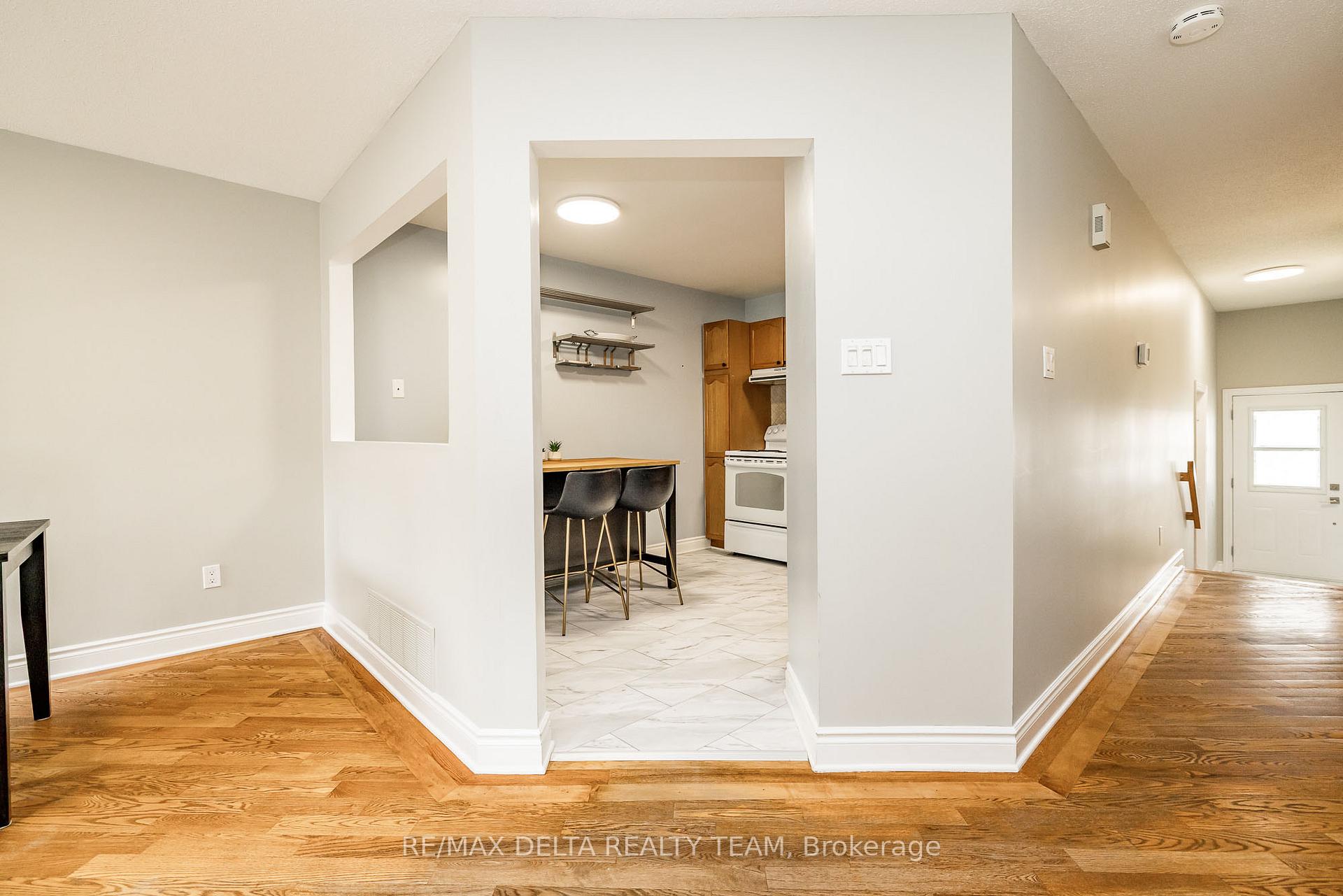 Photo 7 of 1540 Briarfield Crescent, Ottawa, Fallingbrook/Ridgemount — HOMEH