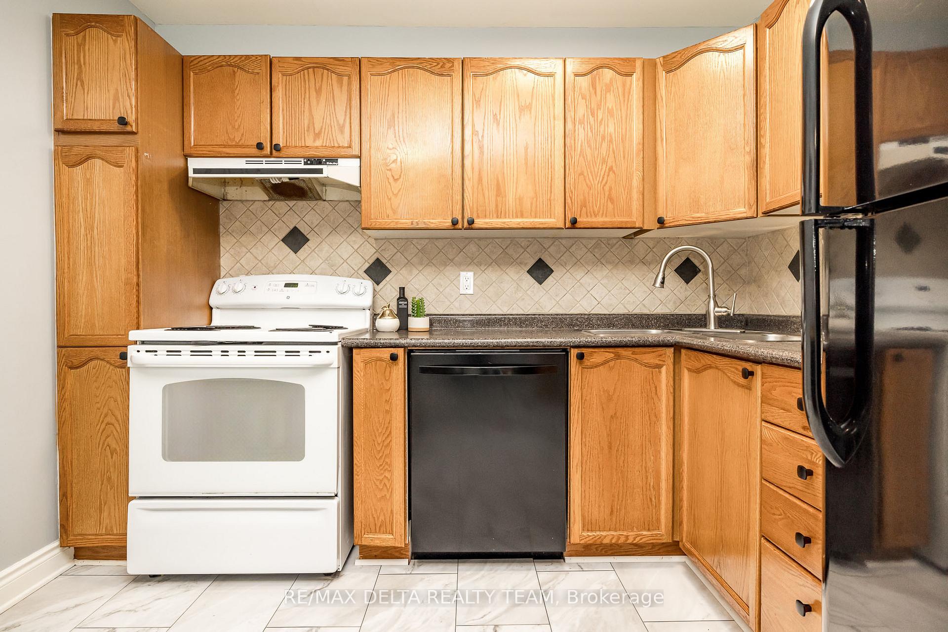 Photo 8 of 1540 Briarfield Crescent, Ottawa, Fallingbrook/Ridgemount — HOMEH