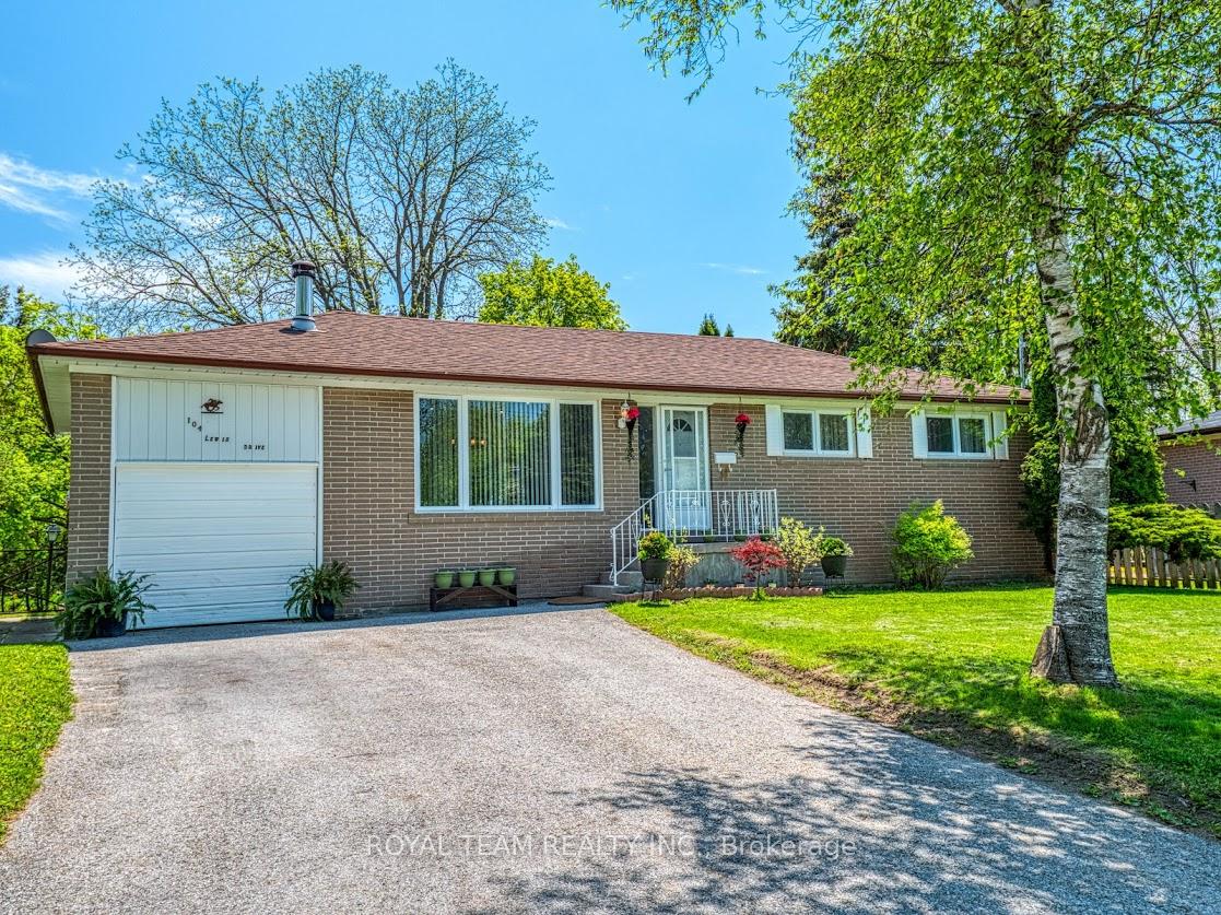 Photo 1 of 104 Lewis Drive, Newmarket, Central Newmarket — HOMEH