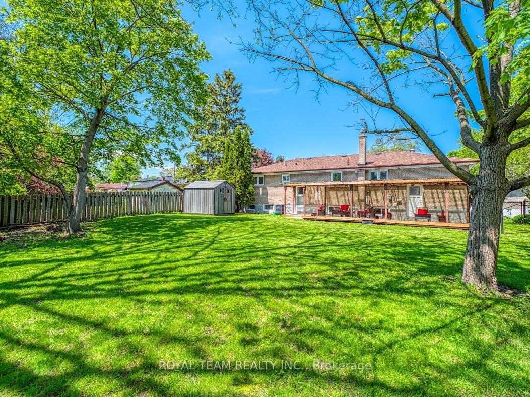 Photo 9 of 104 Lewis Drive, Newmarket, Central Newmarket — HOMEH