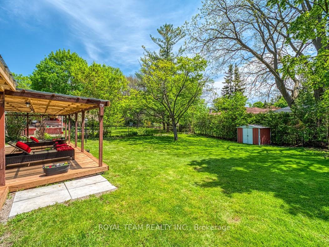 Photo 10 of 104 Lewis Drive, Newmarket, Central Newmarket — HOMEH