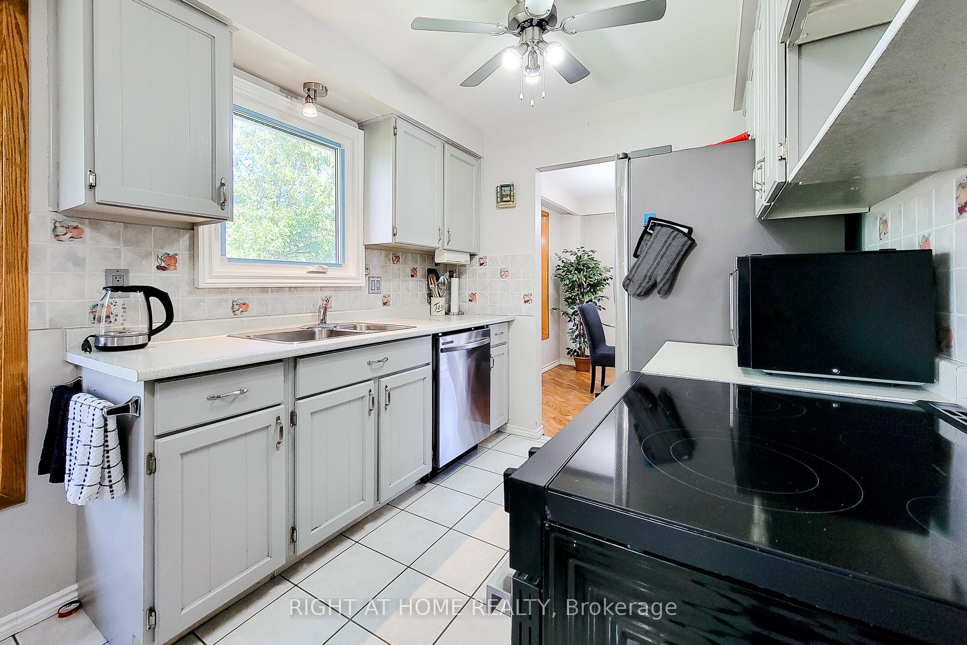 Photo 2 of 550 Hayward Crescent, Milton, Timberlea — HOMEH