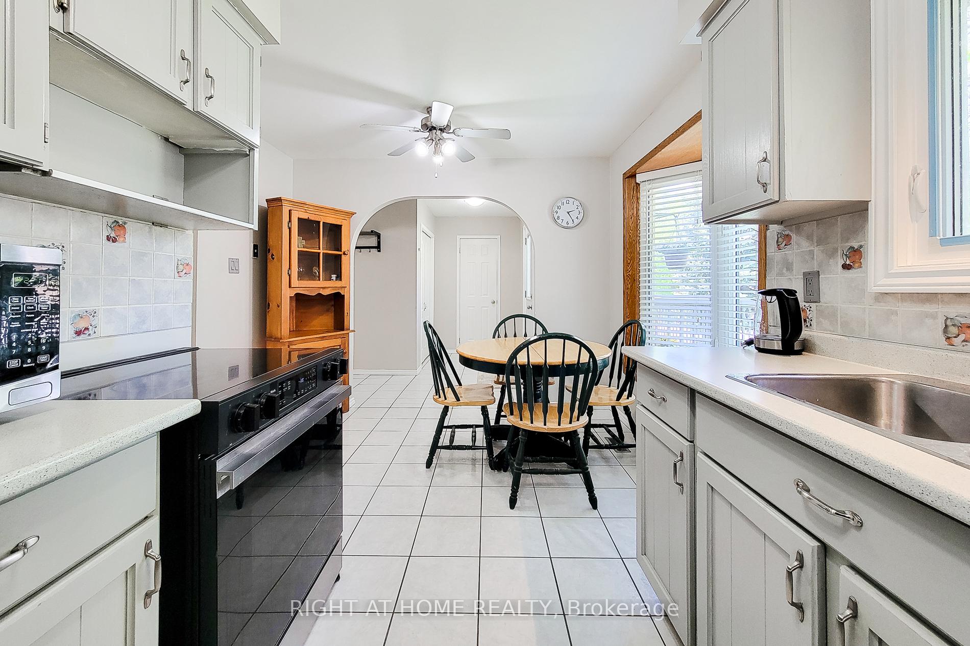 Photo 27 of 550 Hayward Crescent, Milton, Timberlea — HOMEH
