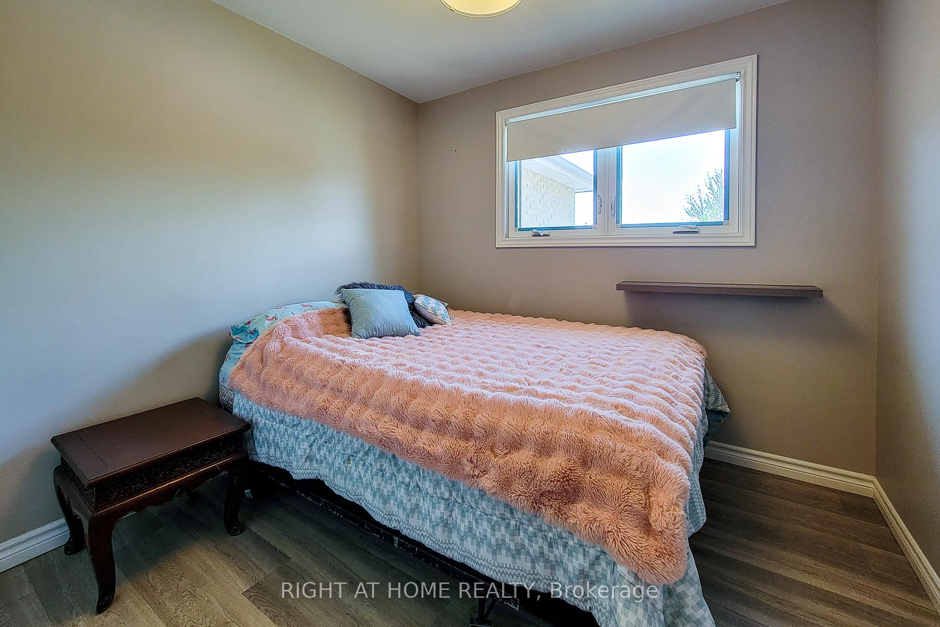 Photo 4 of 550 Hayward Crescent, Milton, Timberlea — HOMEH