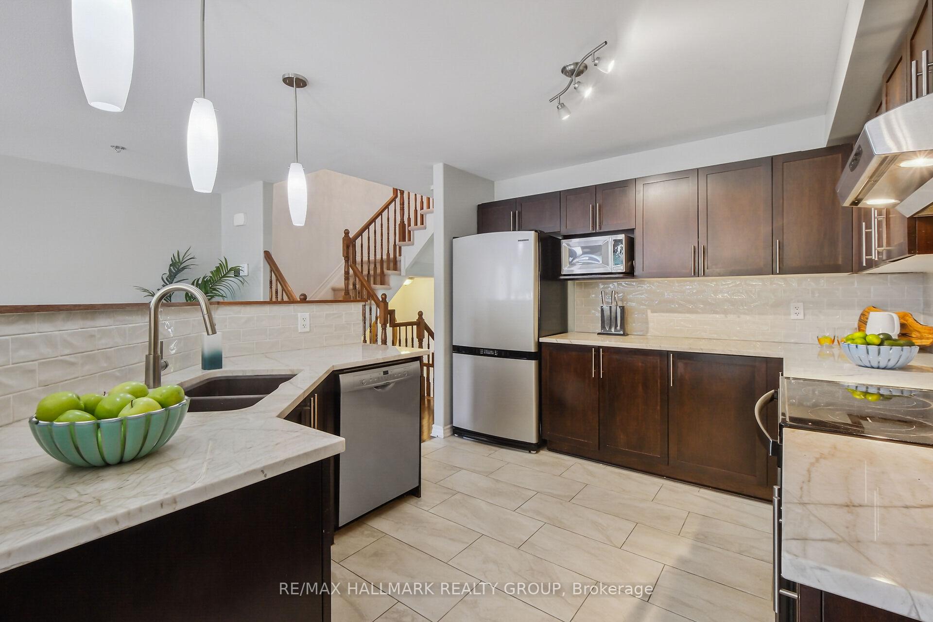 Photo 10 of 618 Spikemoss Place, Ottawa, Notting Hill/Summerside — HOMEH