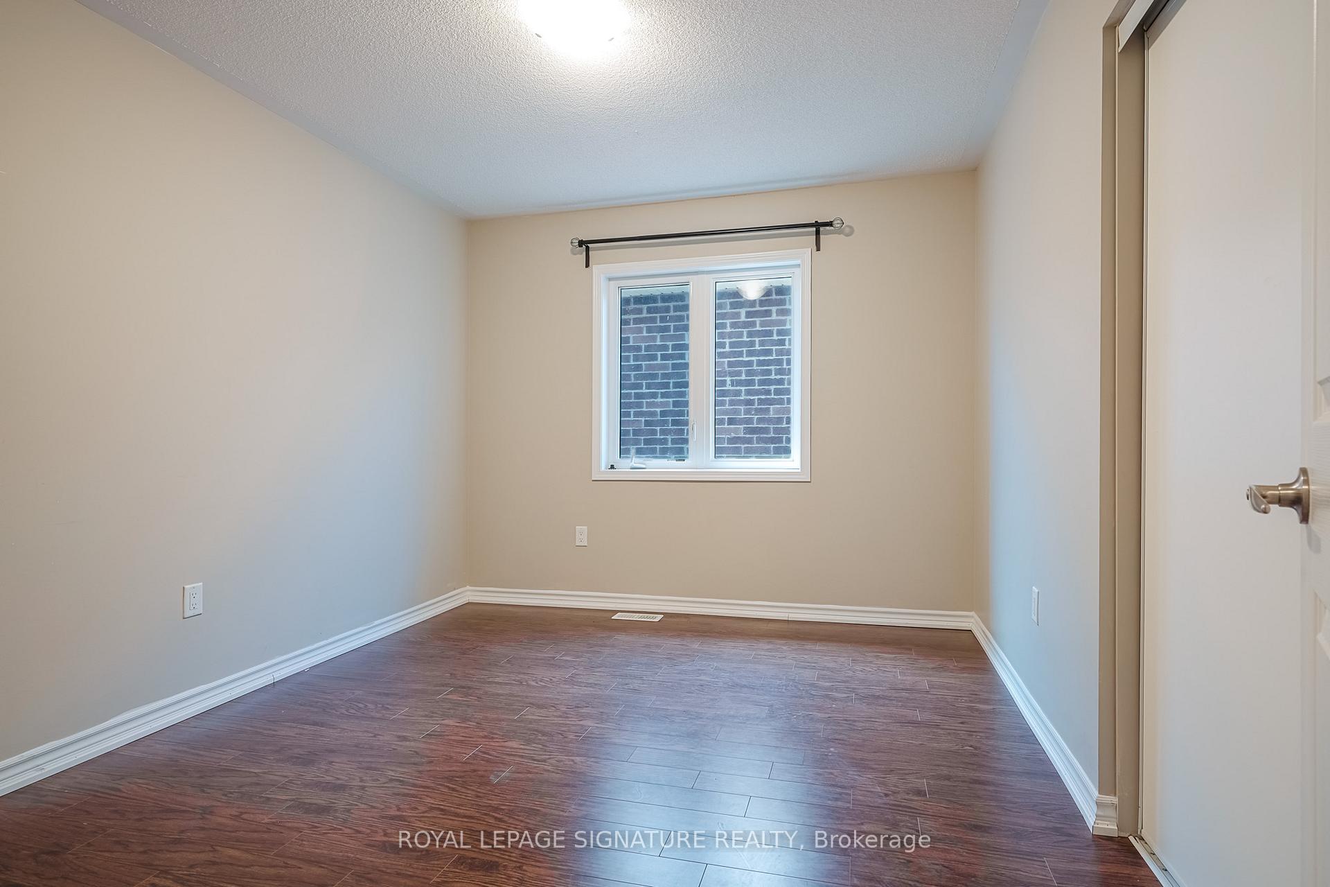 Photo 3 of 949 Kelman Court, Milton, Coates — HOMEH