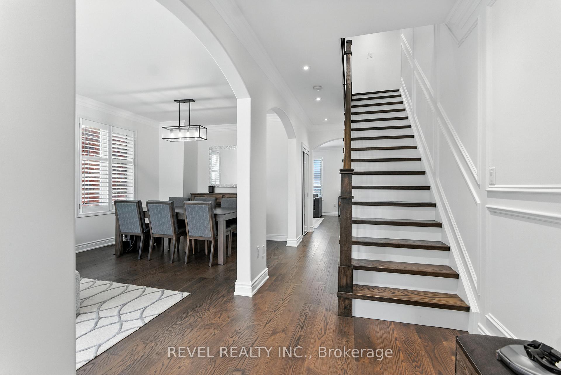 Photo 2 of 601 Brothers Crescent, Milton, Coates — HOMEH