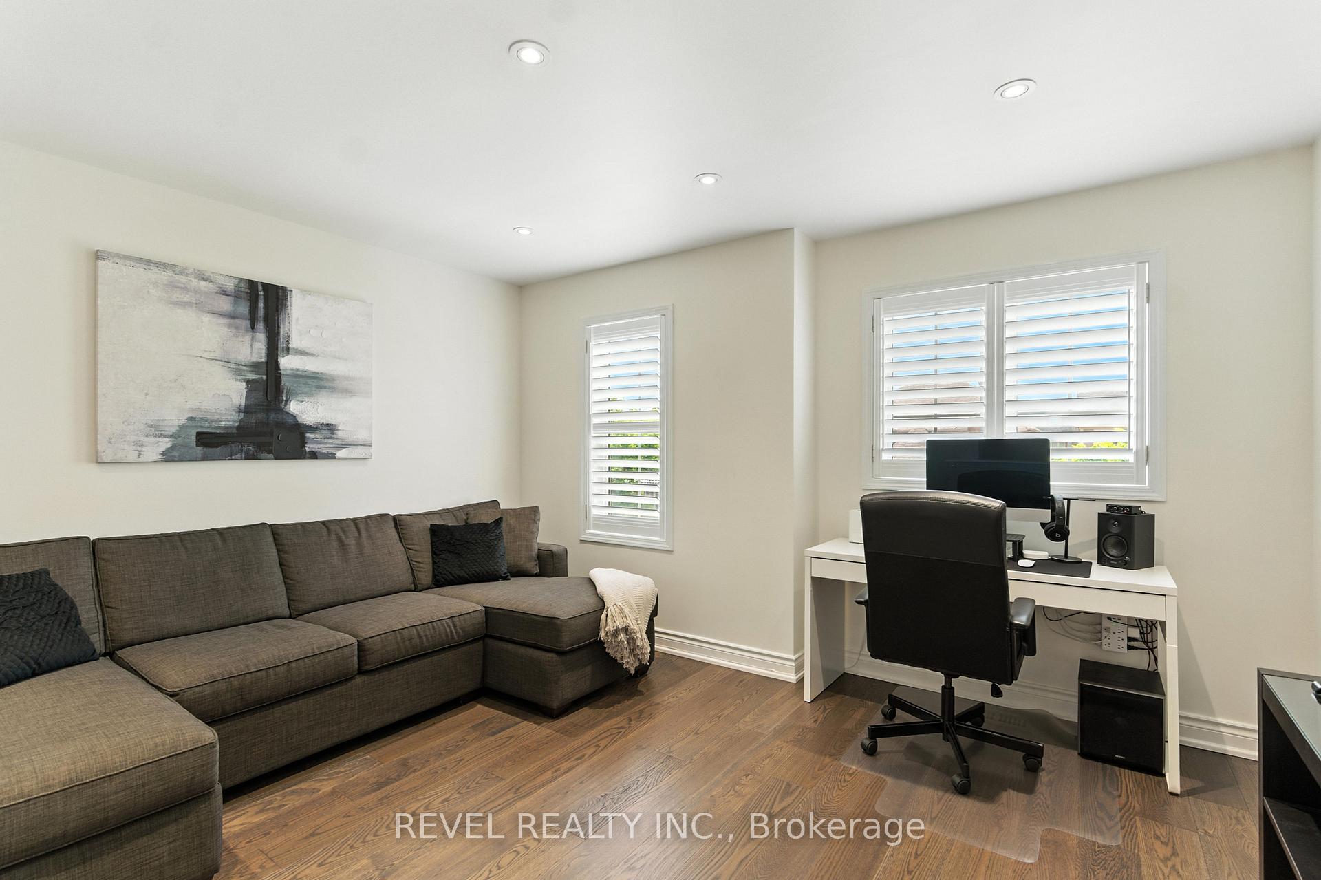 Photo 40 of 601 Brothers Crescent, Milton, Coates — HOMEH