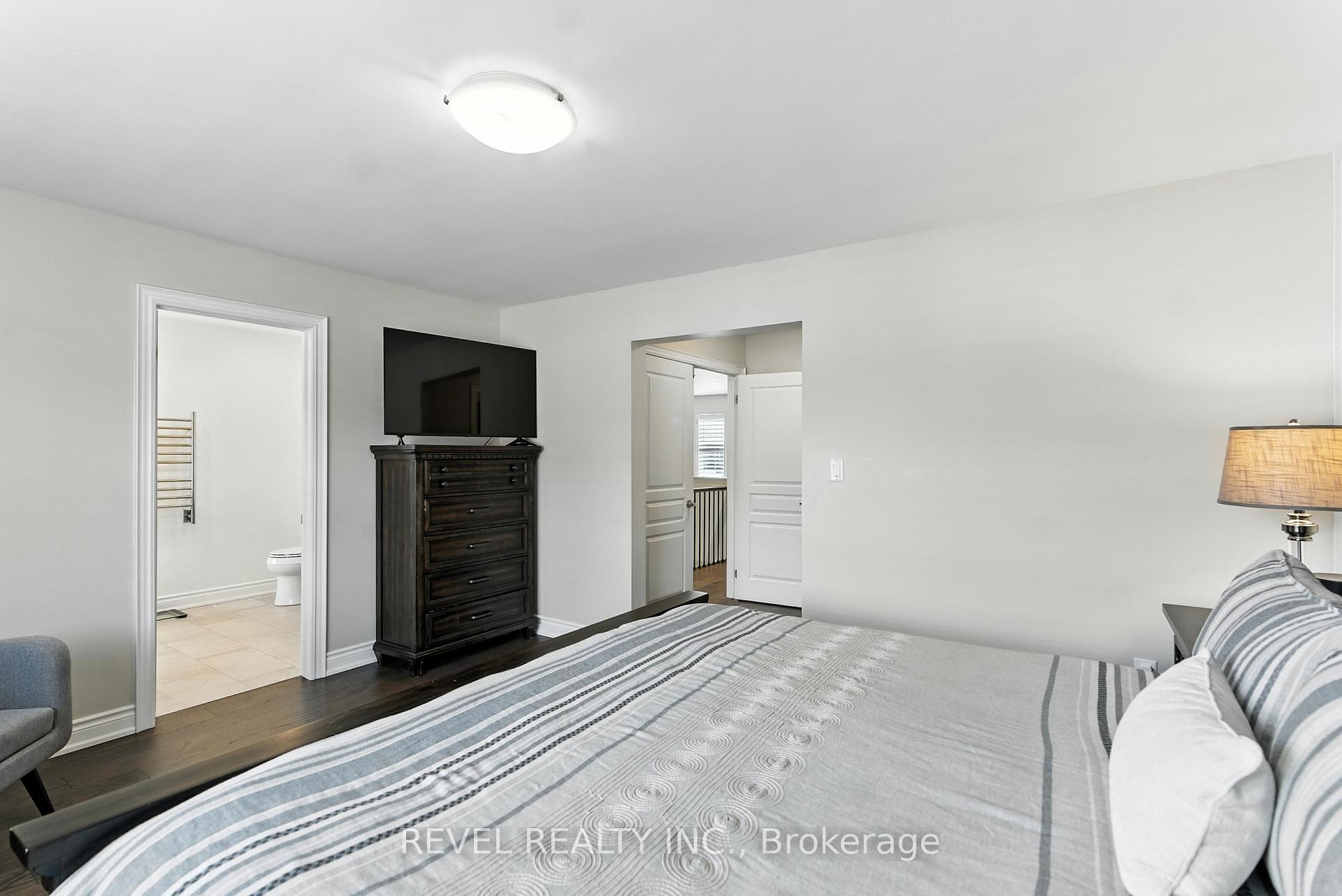Photo 16 of 601 Brothers Crescent, Milton, Coates — HOMEH