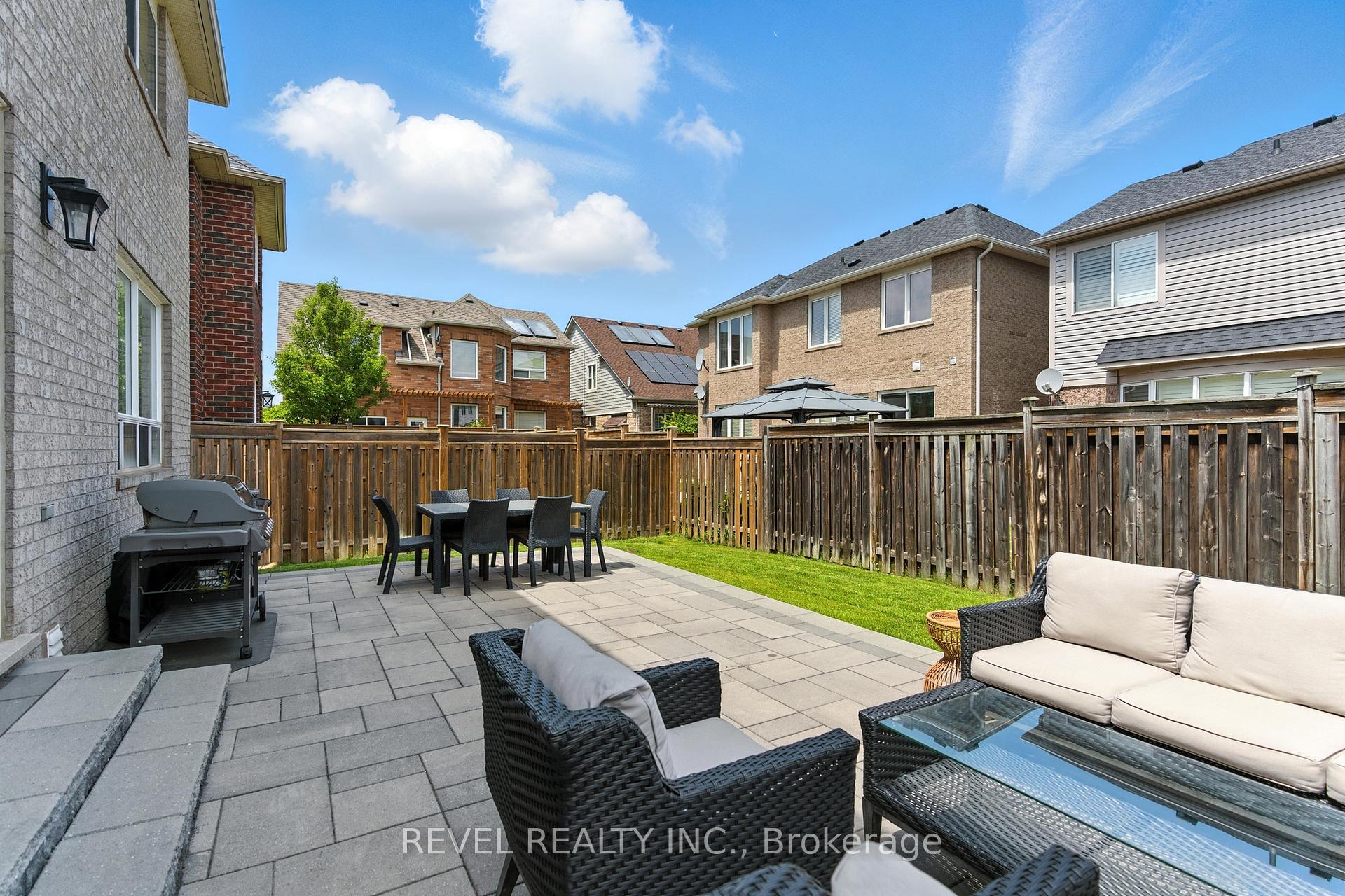 Photo 41 of 601 Brothers Crescent, Milton, Coates — HOMEH