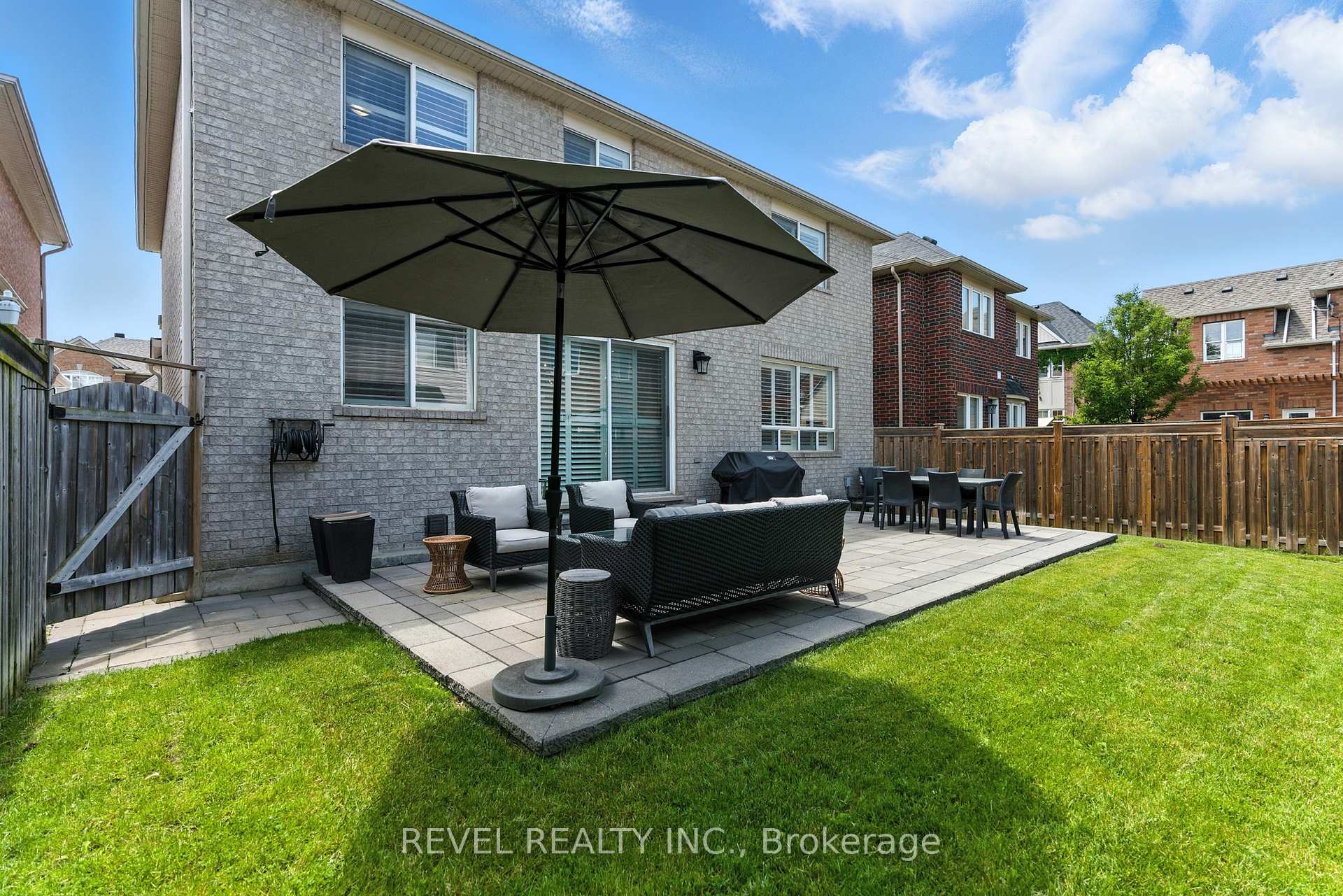 Photo 34 of 601 Brothers Crescent, Milton, Coates — HOMEH