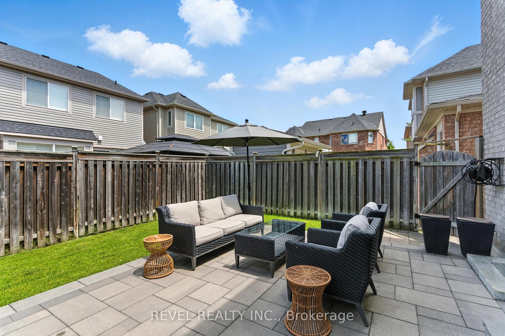 Photo 29 of 601 Brothers Crescent, Milton, Coates — HOMEH
