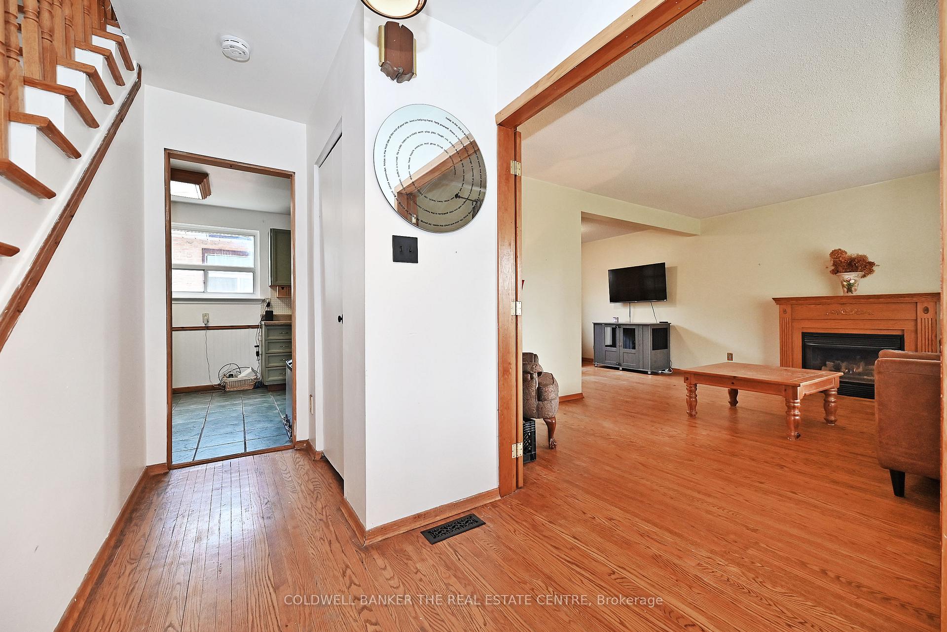Photo 3 of 940 Wildwood Drive, Newmarket, Gorham-College Manor — HOMEH