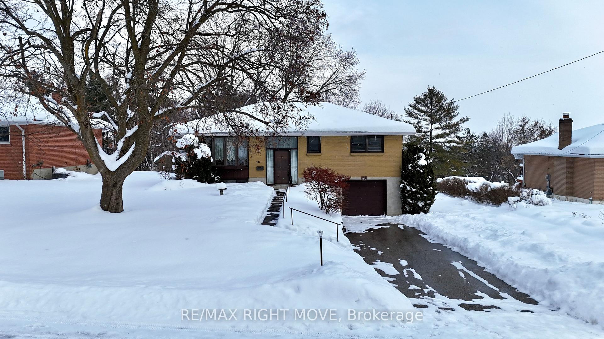 Photo 2 of 46 Esther Anne Drive, Orillia — HOMEH