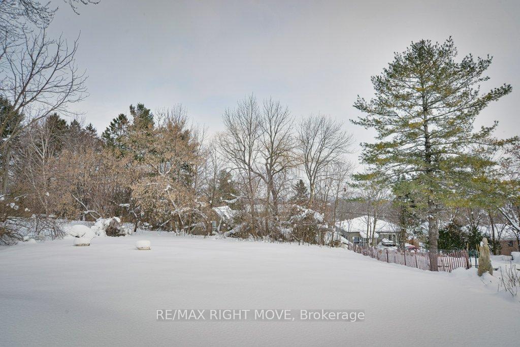 Photo 19 of 46 Esther Anne Drive, Orillia — HOMEH