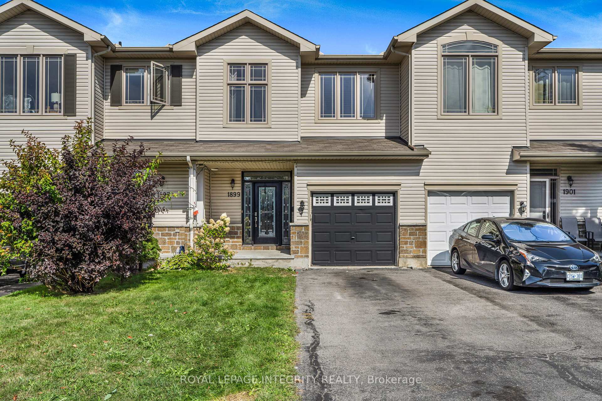 Front of 1899 Arrowgrass Way