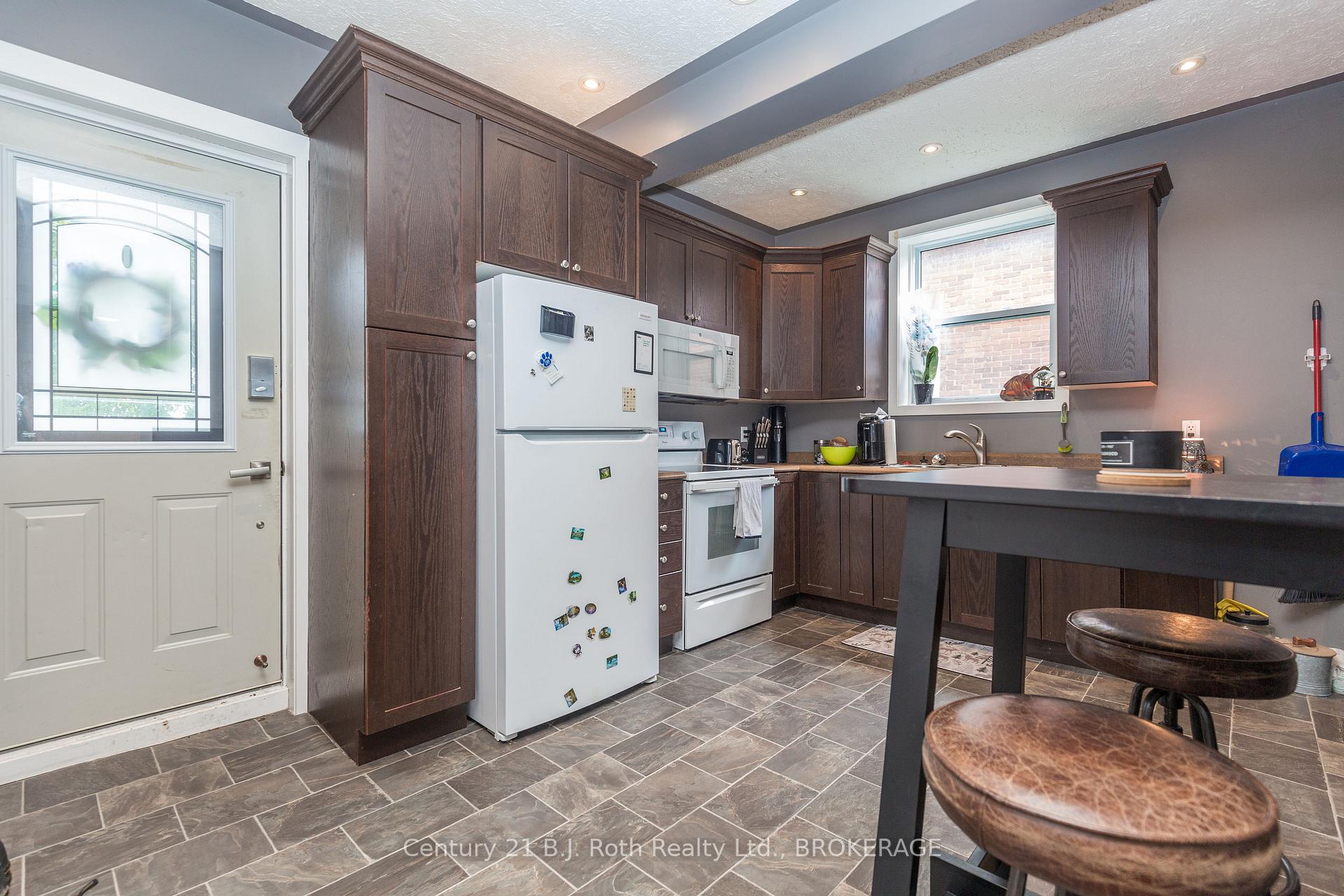 Photo 12 of 145 Mary Street, Orillia — HOMEH