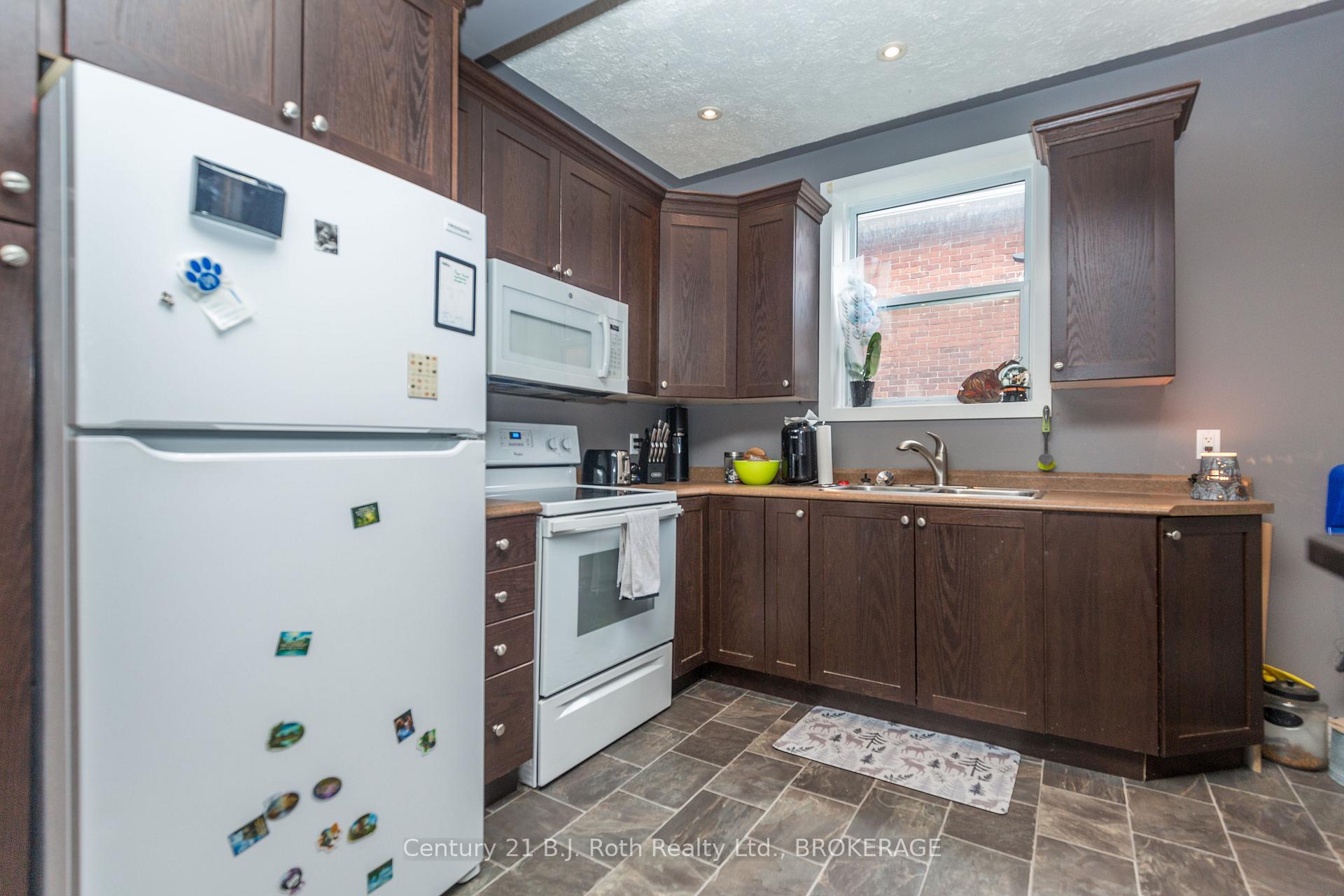 Photo 13 of 145 Mary Street, Orillia — HOMEH