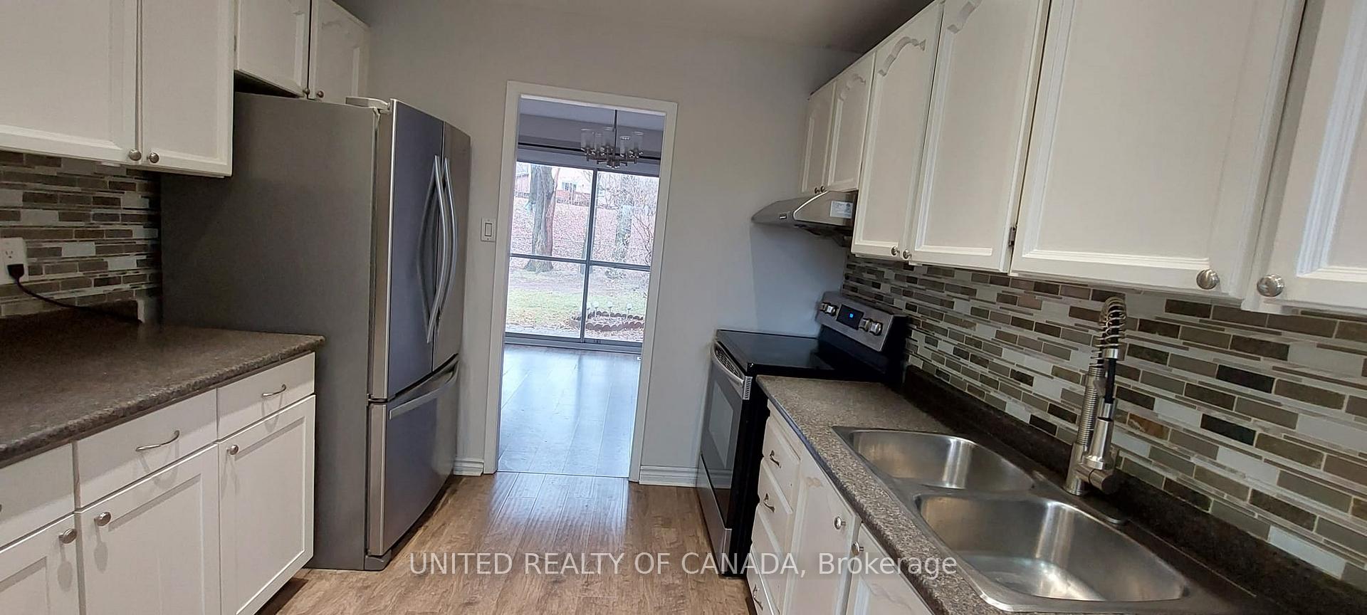 Photo 6 of Unit Main, 115 Huron Heights Drive, Newmarket, Huron Heights-Leslie Valley — HOMEH