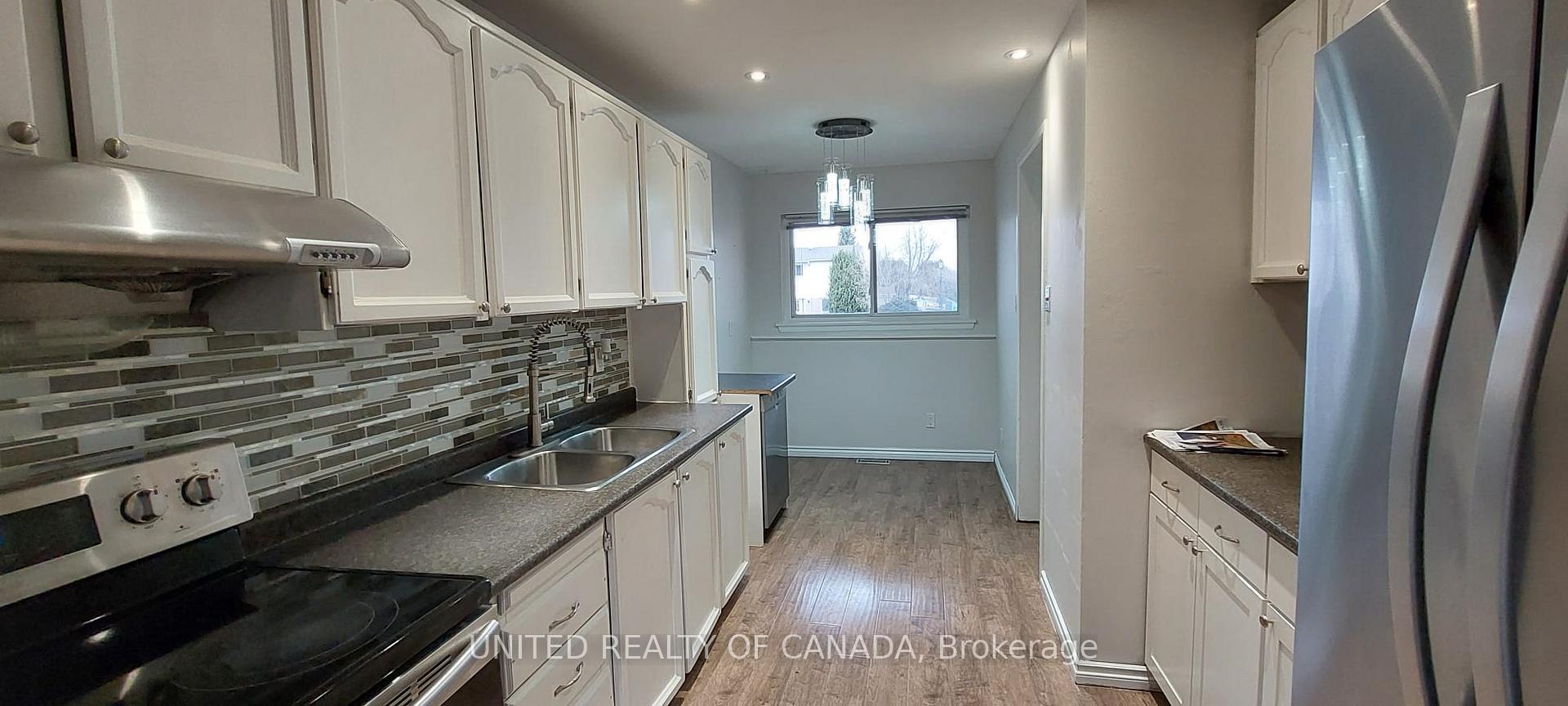 Photo 7 of Unit Main, 115 Huron Heights Drive, Newmarket, Huron Heights-Leslie Valley — HOMEH