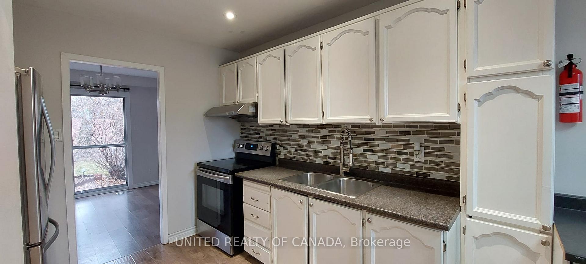 Photo 9 of Unit Main, 115 Huron Heights Drive, Newmarket, Huron Heights-Leslie Valley — HOMEH