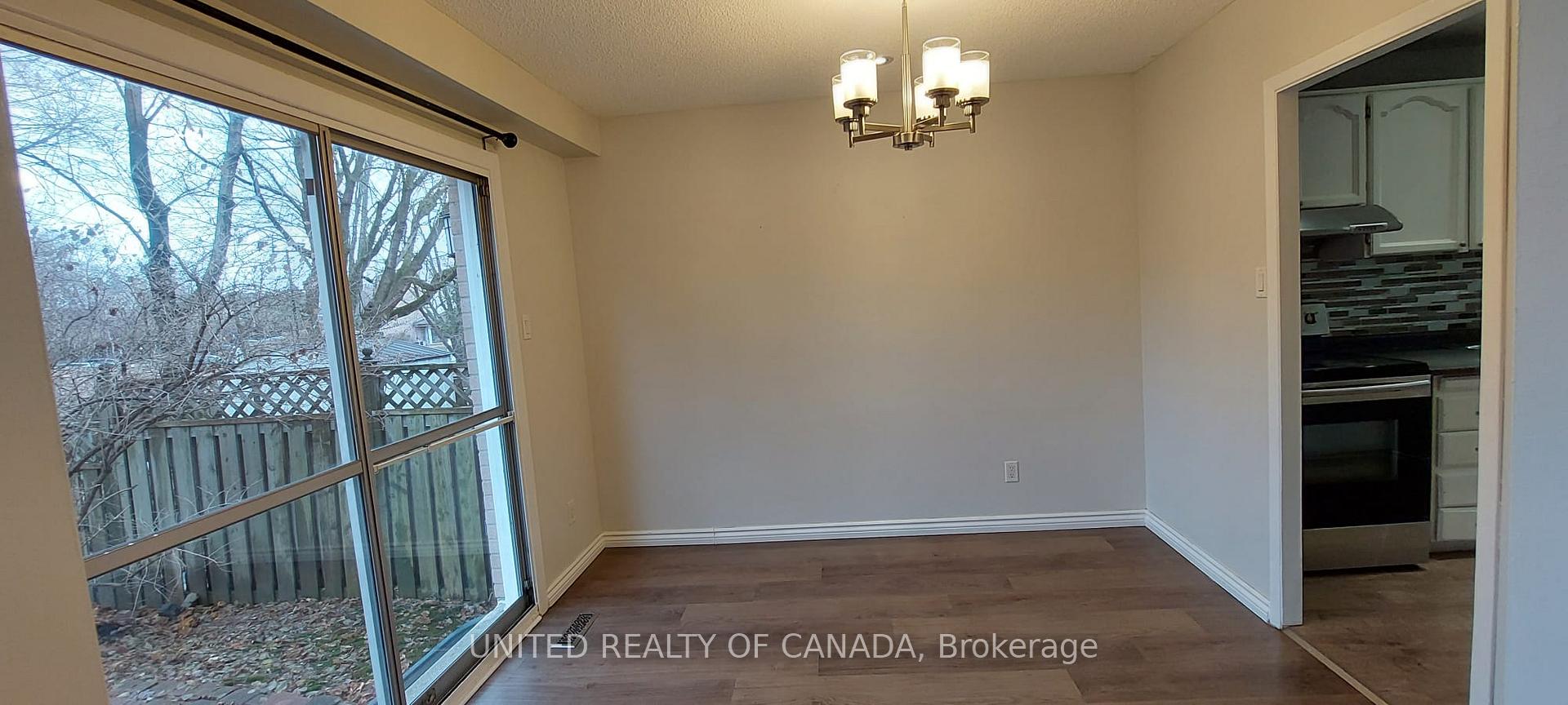 Photo 13 of Unit Main, 115 Huron Heights Drive, Newmarket, Huron Heights-Leslie Valley — HOMEH