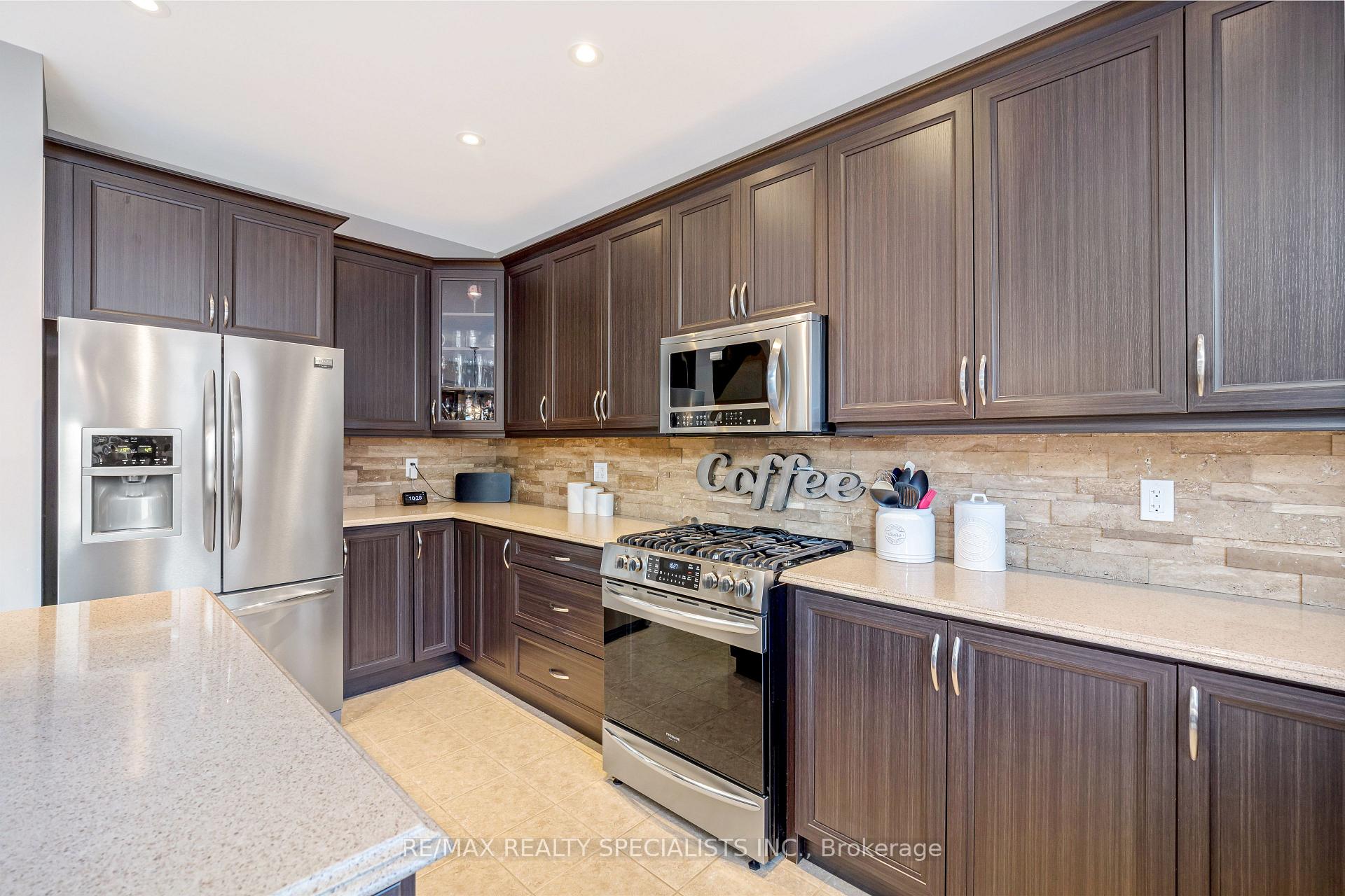 Photo 9 of 918 Drysdale Crescent, Milton, Willmott — HOMEH