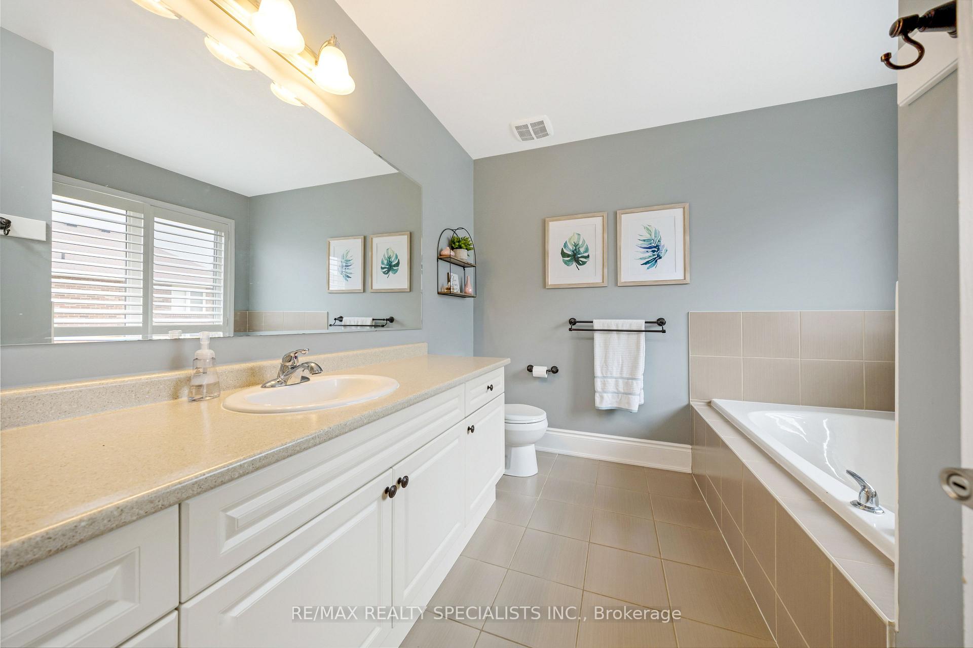 Photo 43 of 918 Drysdale Crescent, Milton, Willmott — HOMEH