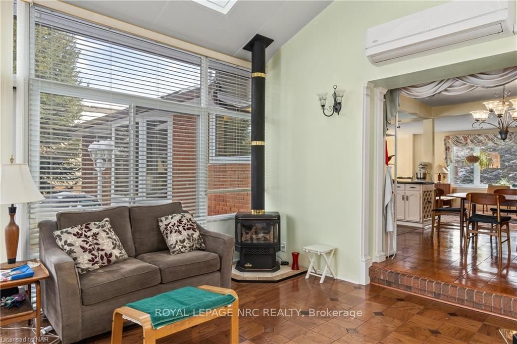 Photo 5 of 41 Bigelow Crescent, Pelham, Fonthill — HOMEH