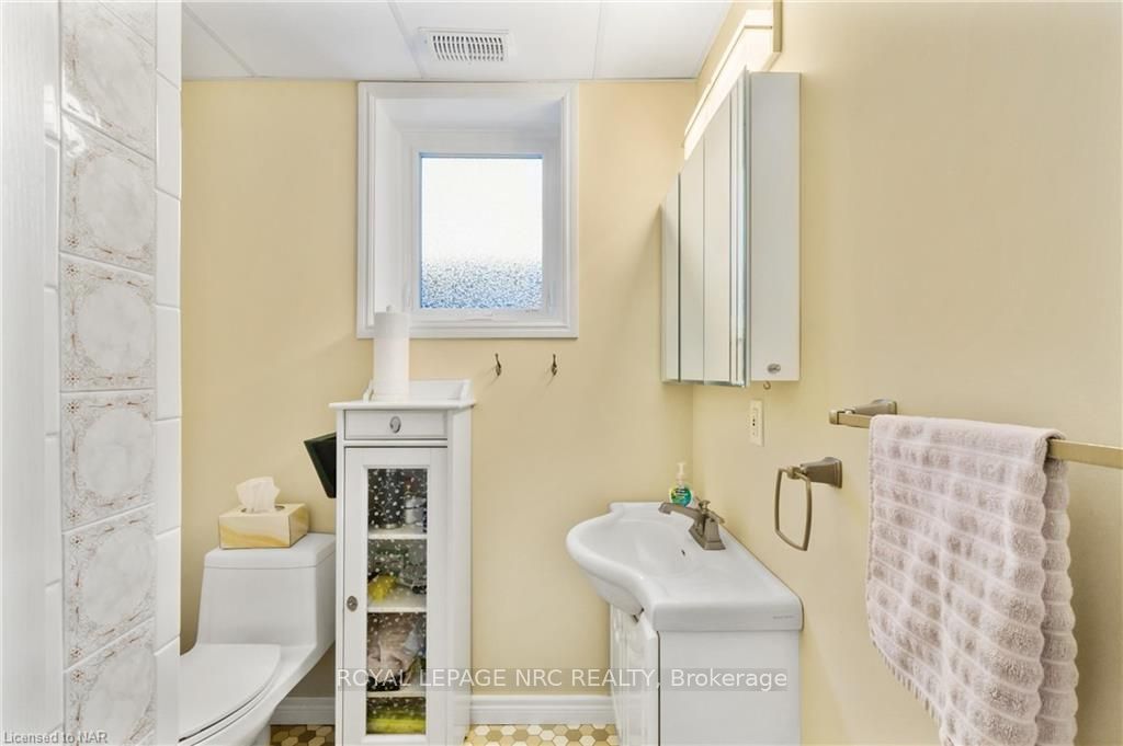 Photo 11 of 41 Bigelow Crescent, Pelham, Fonthill — HOMEH