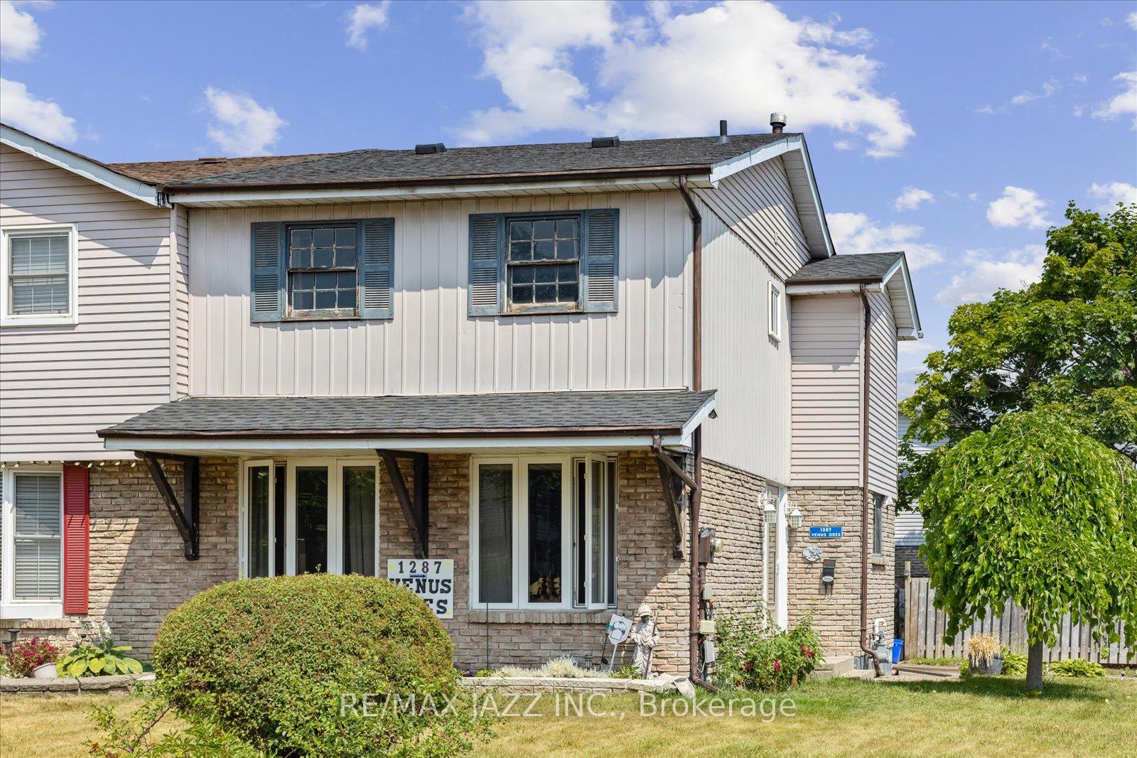 Front of 1287 Venus Crescent