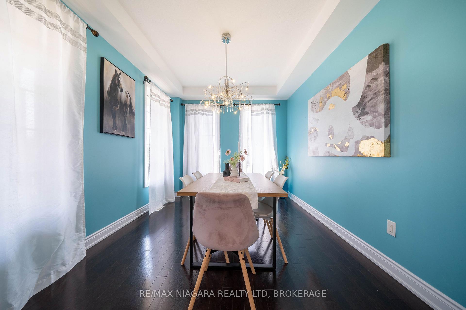 Photo 6 of 8285 Elderberry Drive, Niagara Falls, Brown — HOMEH