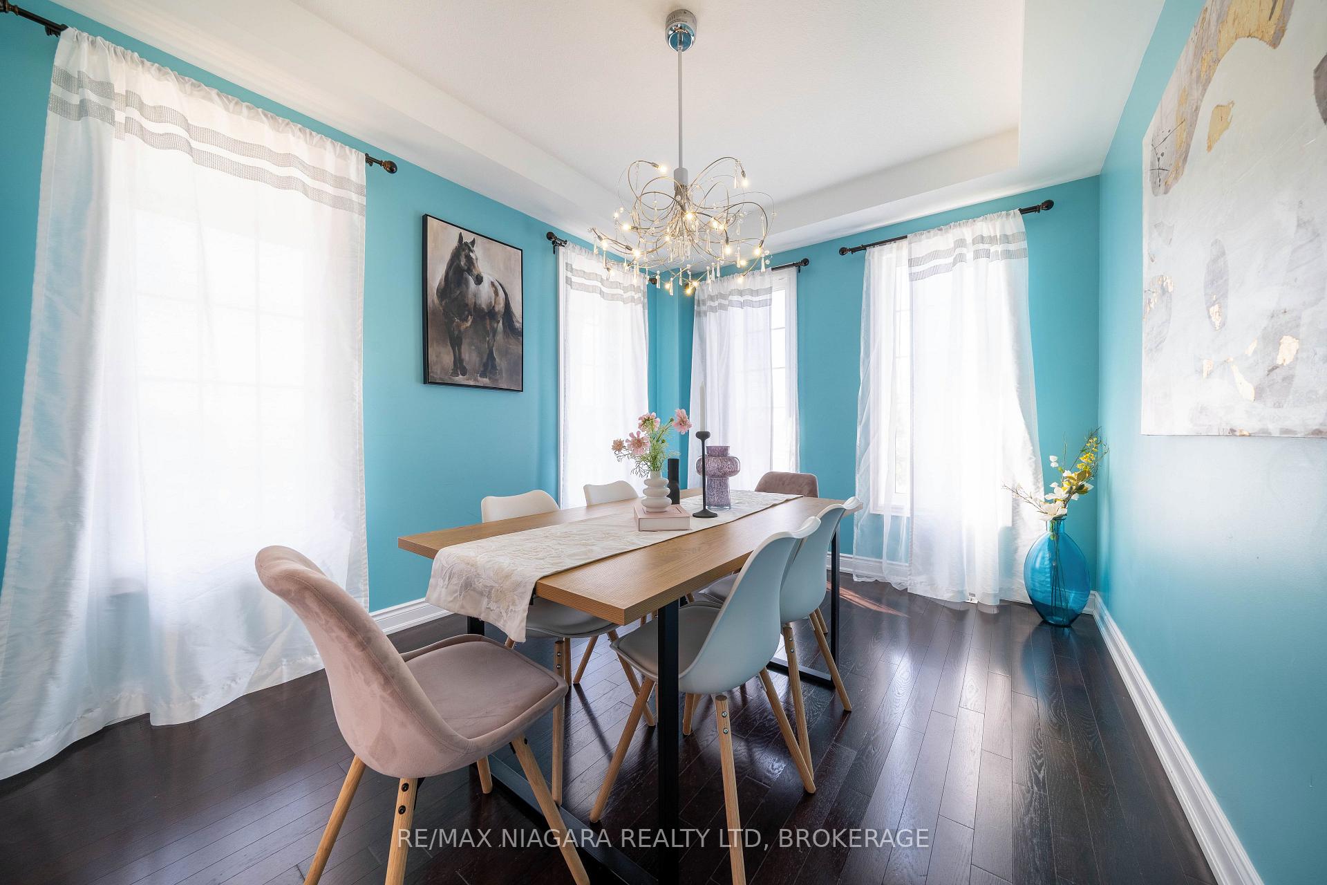 Photo 7 of 8285 Elderberry Drive, Niagara Falls, Brown — HOMEH