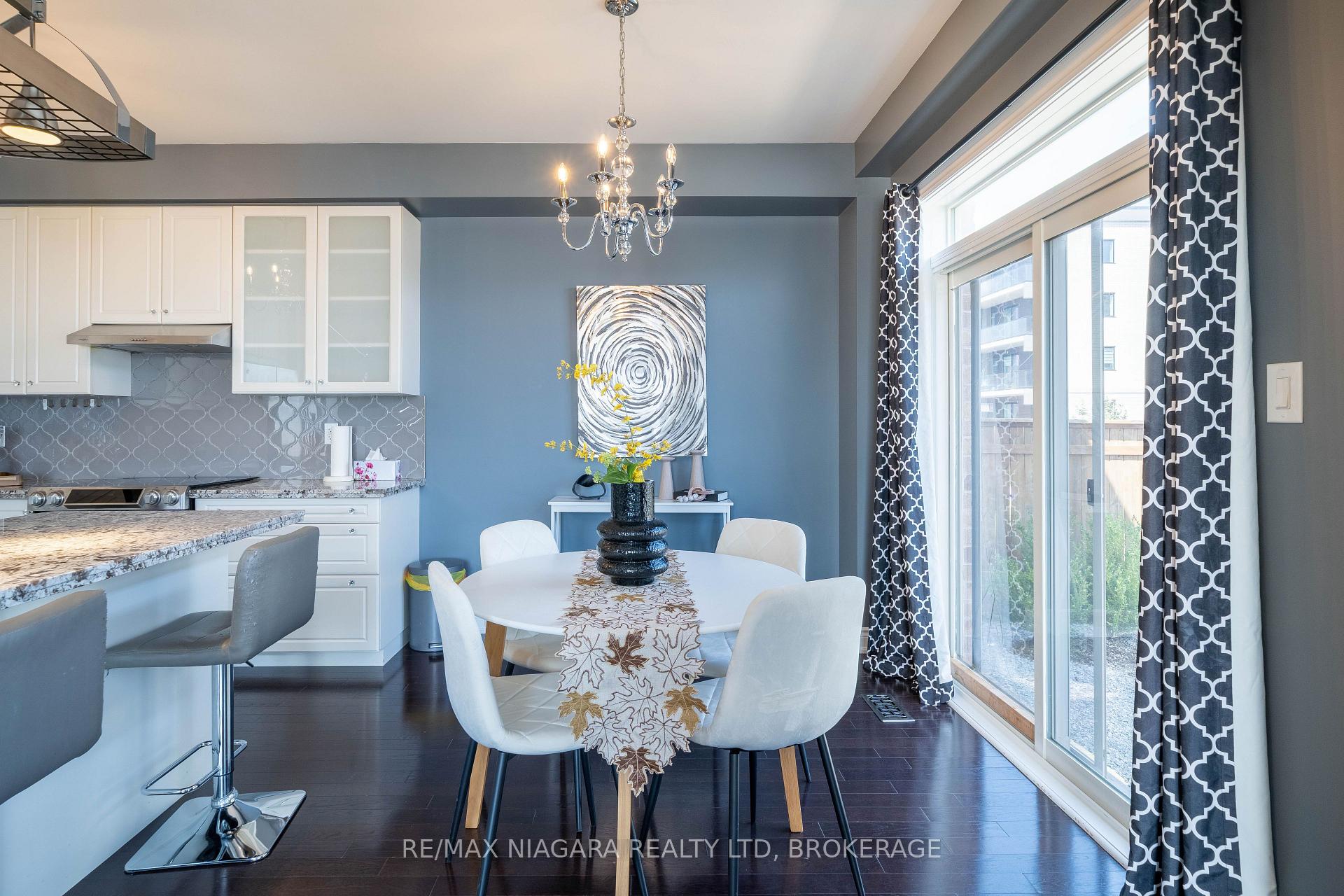 Photo 16 of 8285 Elderberry Drive, Niagara Falls, Brown — HOMEH