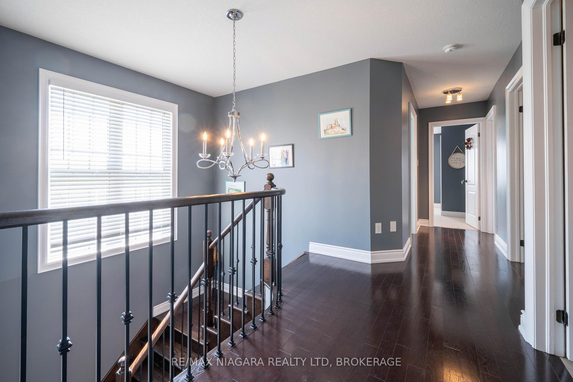 Photo 23 of 8285 Elderberry Drive, Niagara Falls, Brown — HOMEH