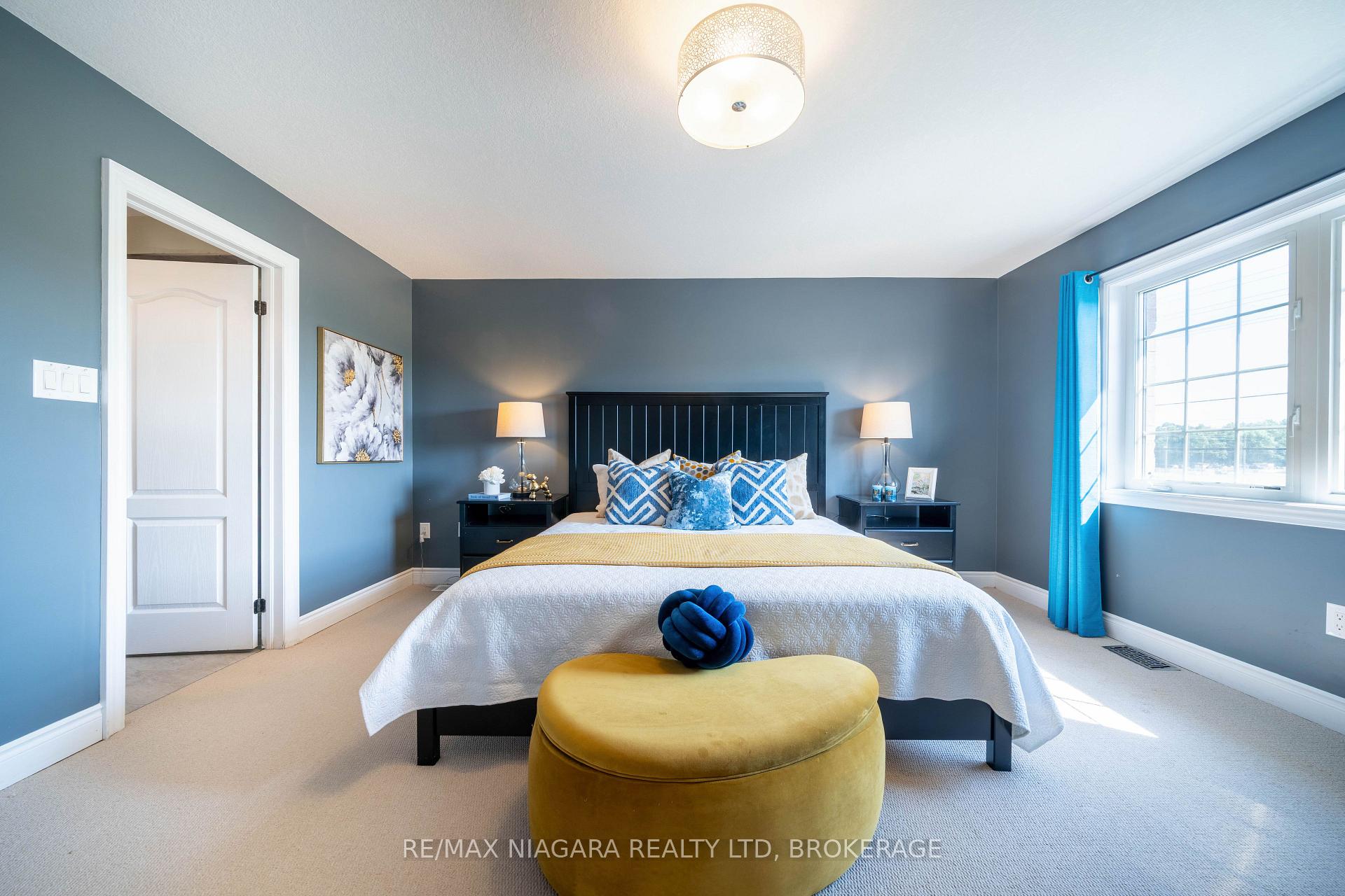 Photo 24 of 8285 Elderberry Drive, Niagara Falls, Brown — HOMEH
