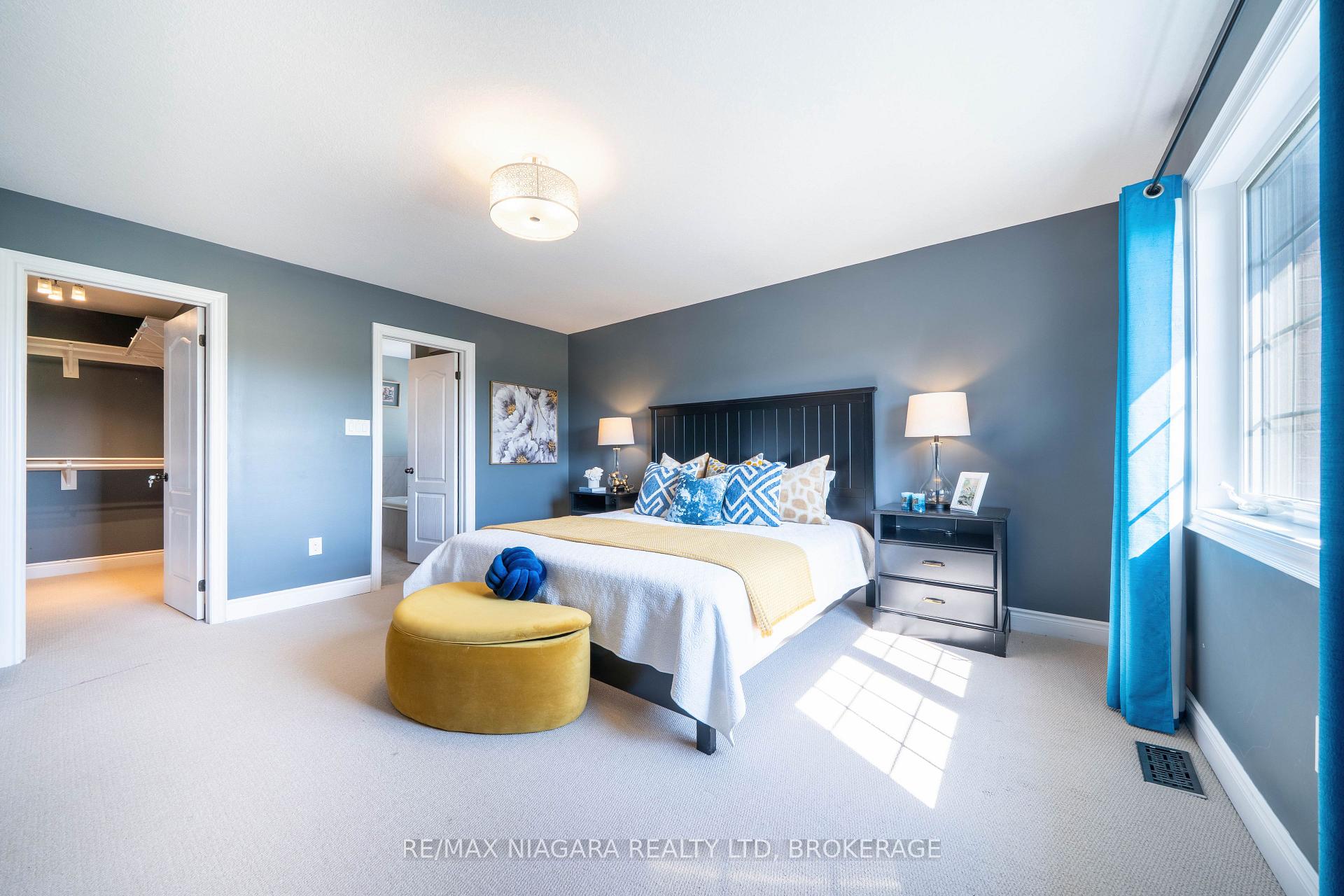 Photo 25 of 8285 Elderberry Drive, Niagara Falls, Brown — HOMEH