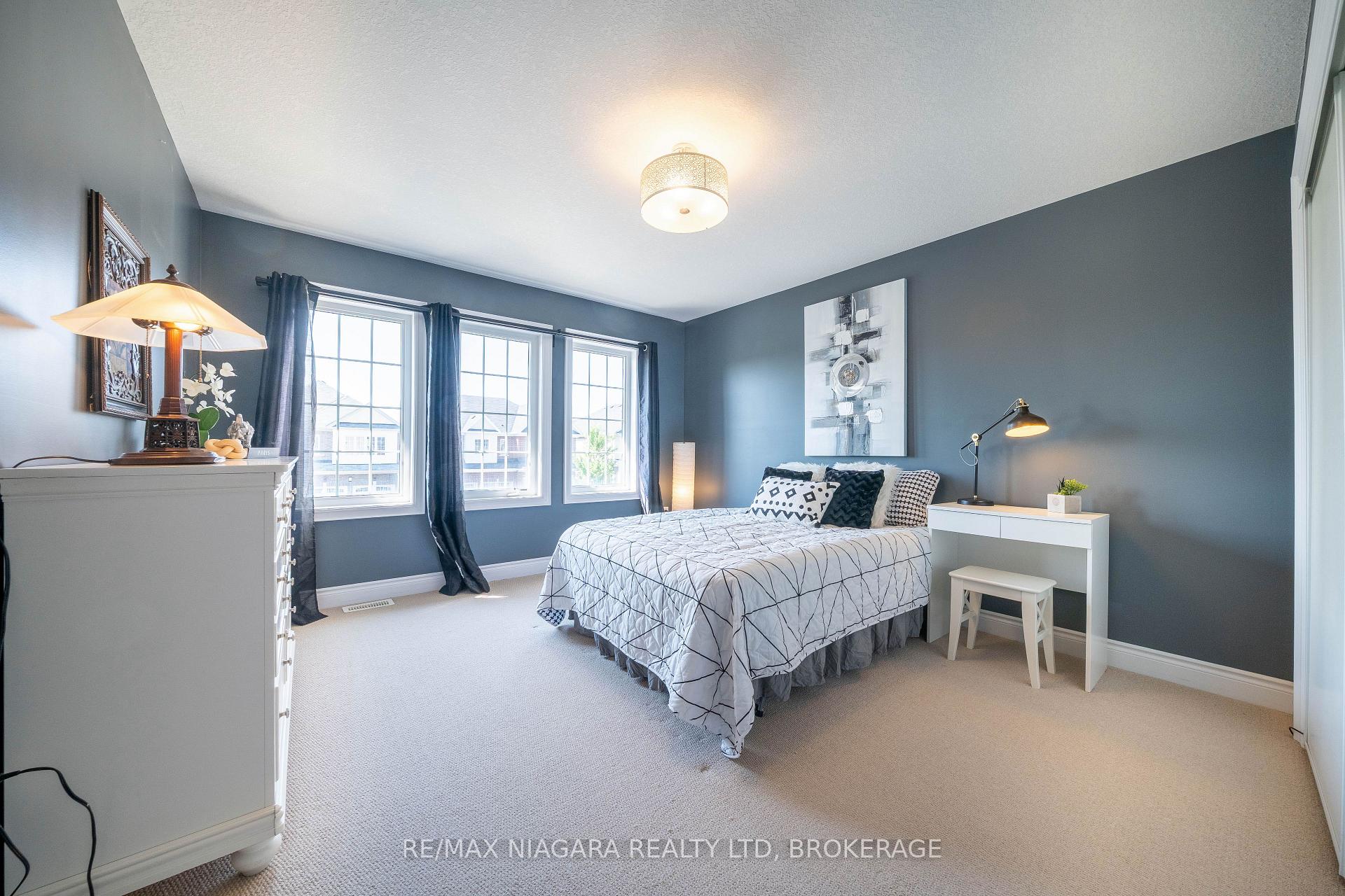 Photo 32 of 8285 Elderberry Drive, Niagara Falls, Brown — HOMEH