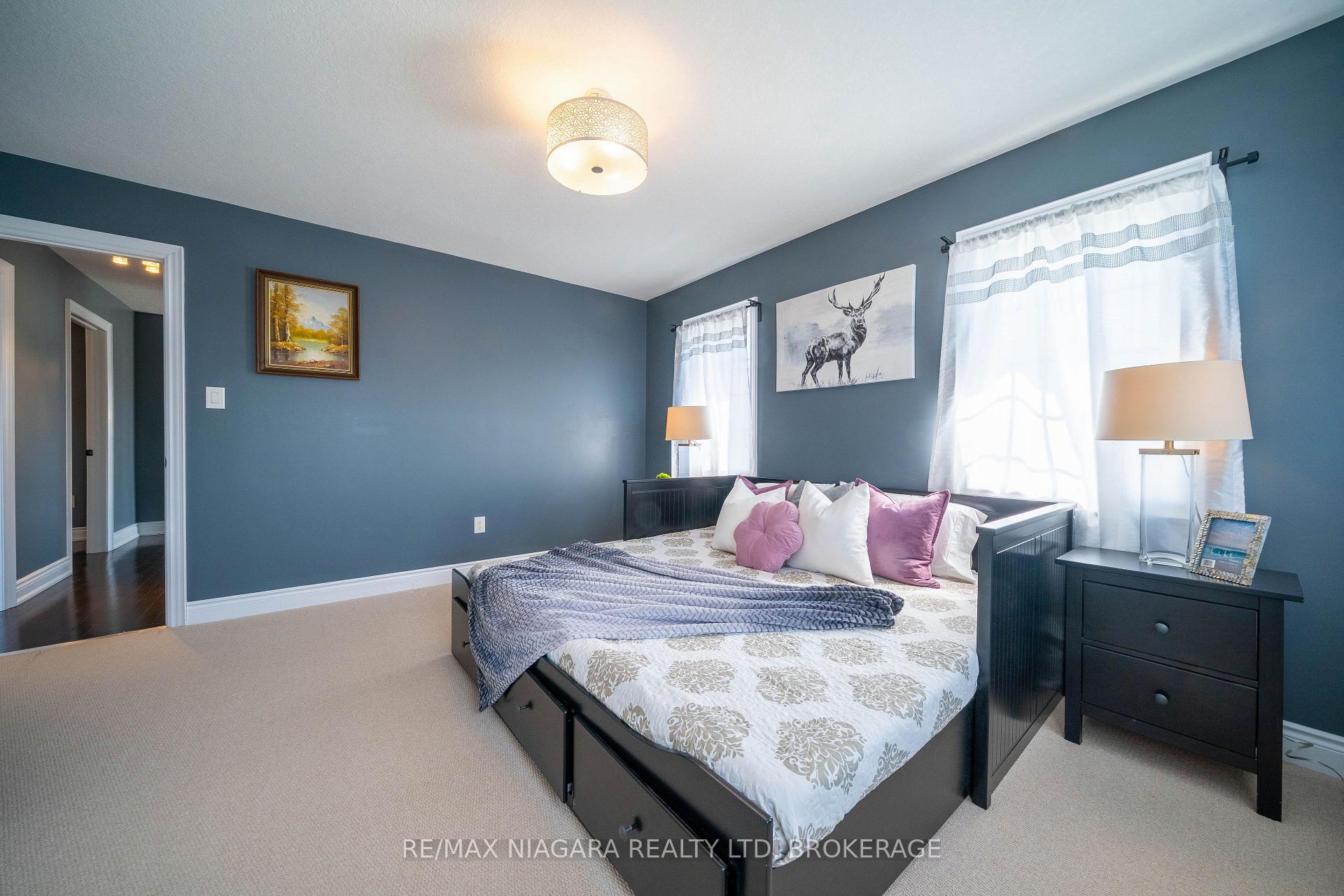 Photo 37 of 8285 Elderberry Drive, Niagara Falls, Brown — HOMEH