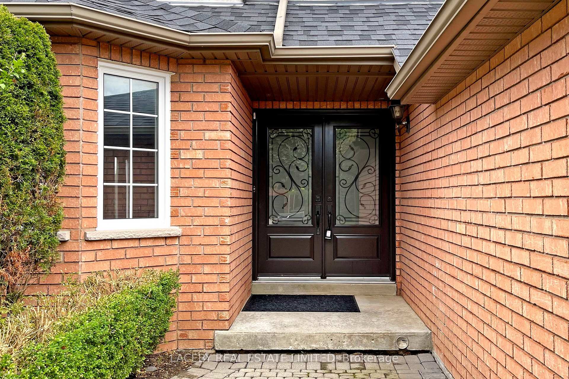 Photo 2 of Unit Upper, 175 Savage Road, Newmarket, Armitage — HOMEH