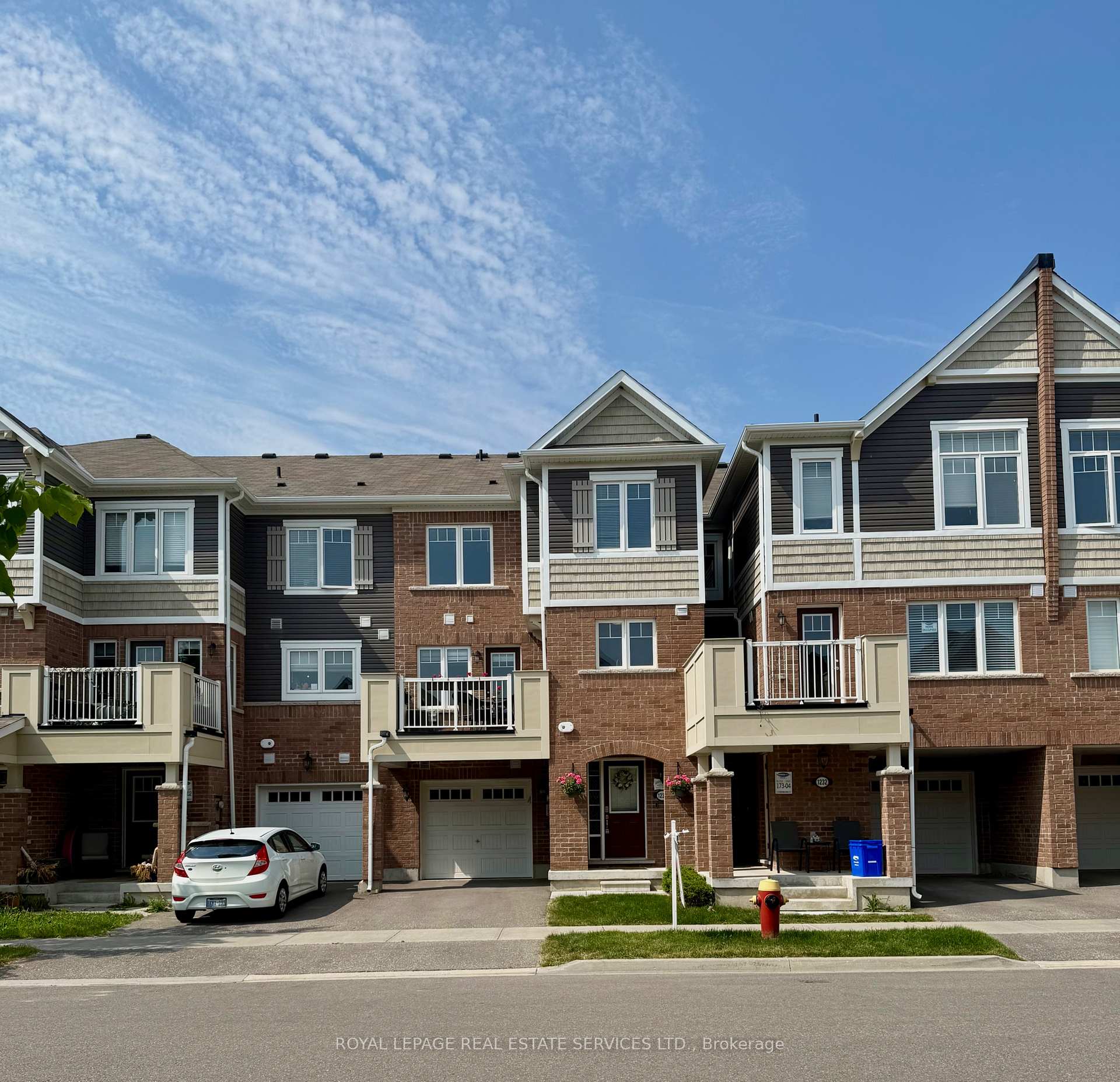 Front of 1234 Rose Way