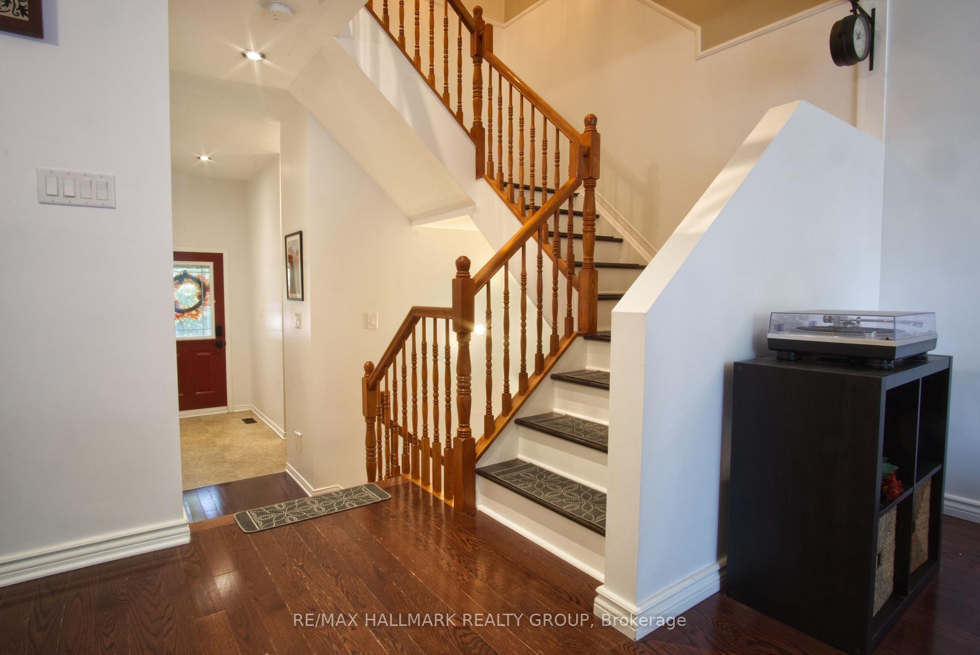 Photo 5 of 2239 Brockstone Crescent, Ottawa, Avalon East — HOMEH