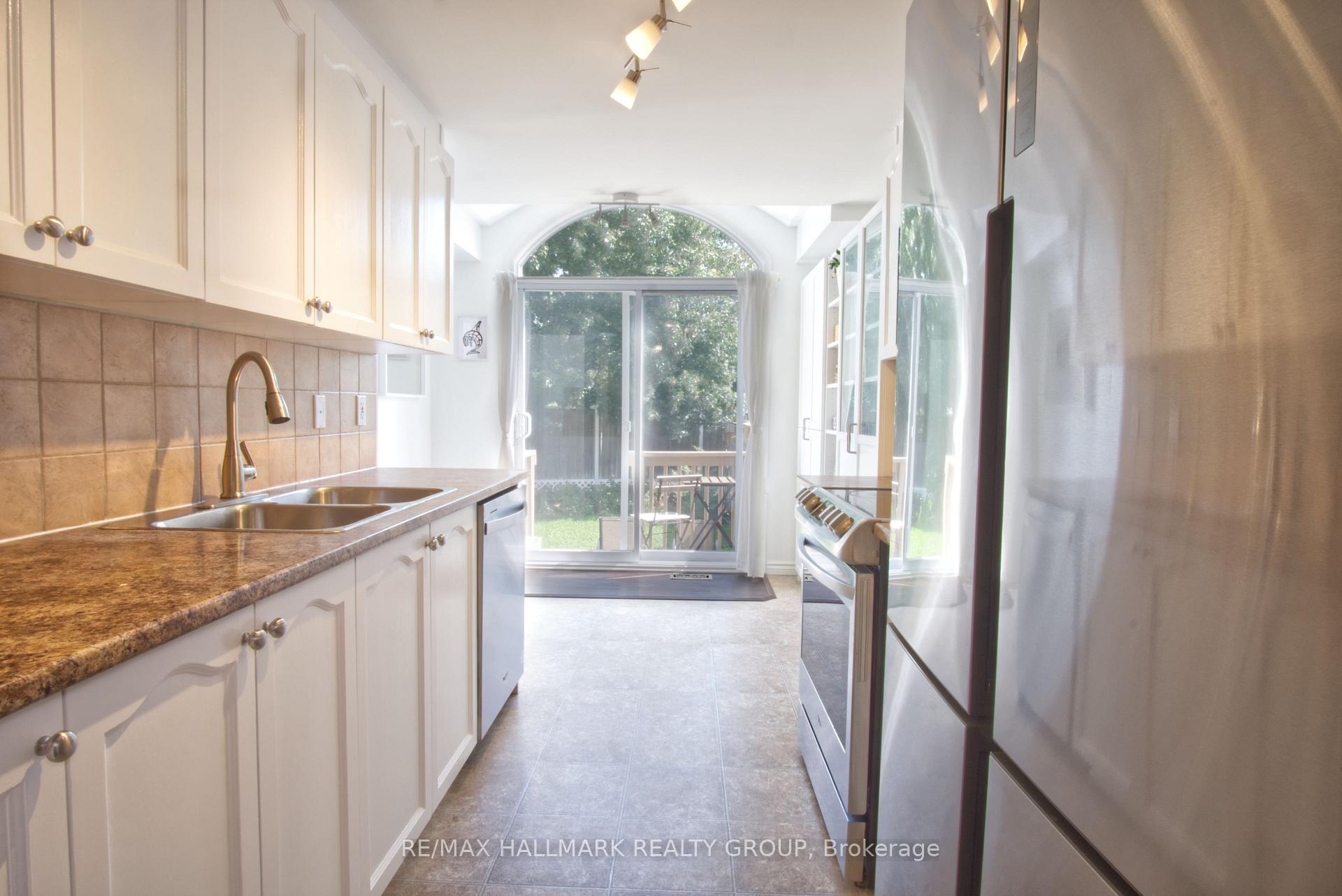 Photo 9 of 2239 Brockstone Crescent, Ottawa, Avalon East — HOMEH