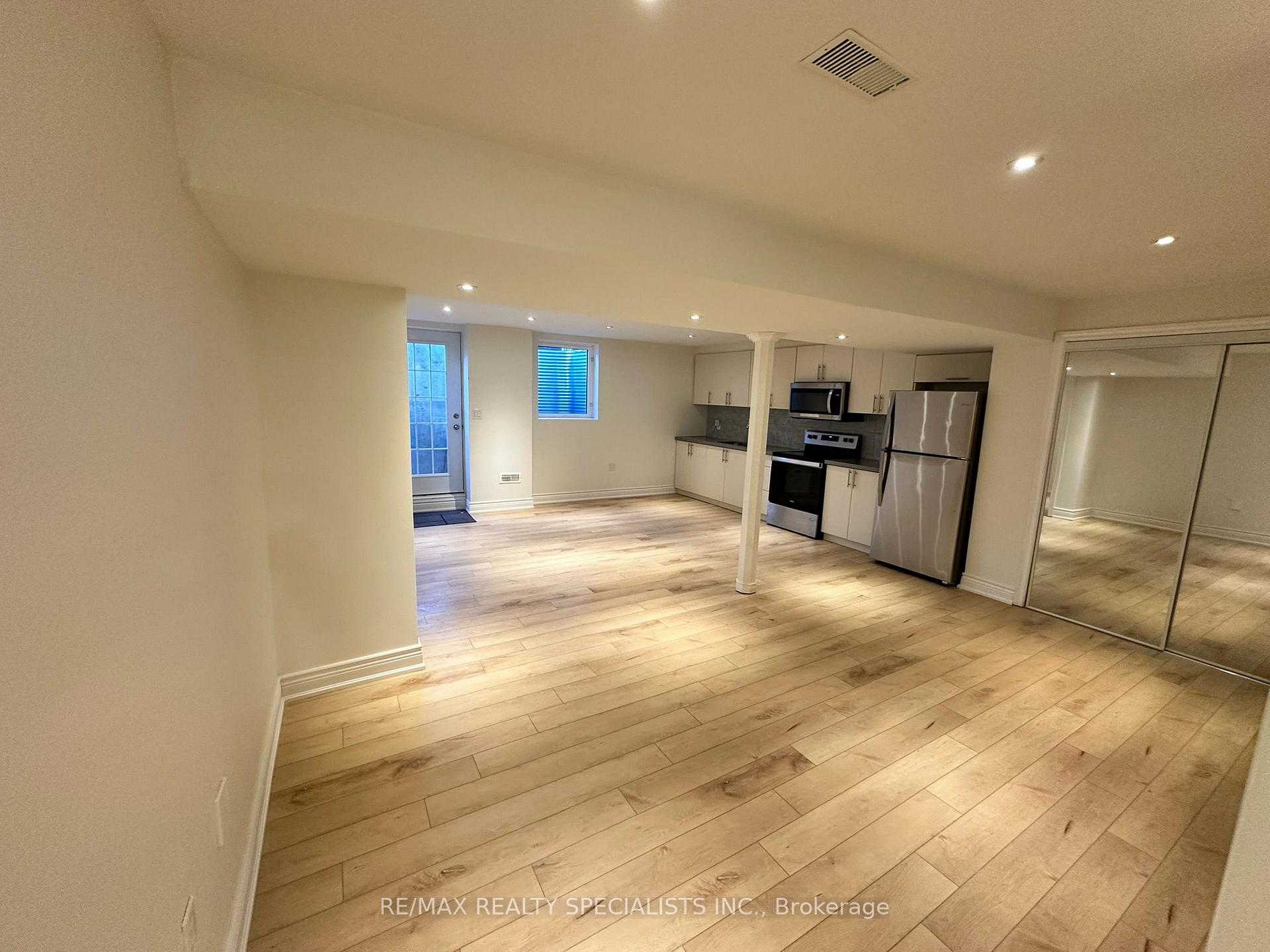 Photo 9 of Unit Basement, 889 Minchin Way, Milton, Harrison — HOMEH